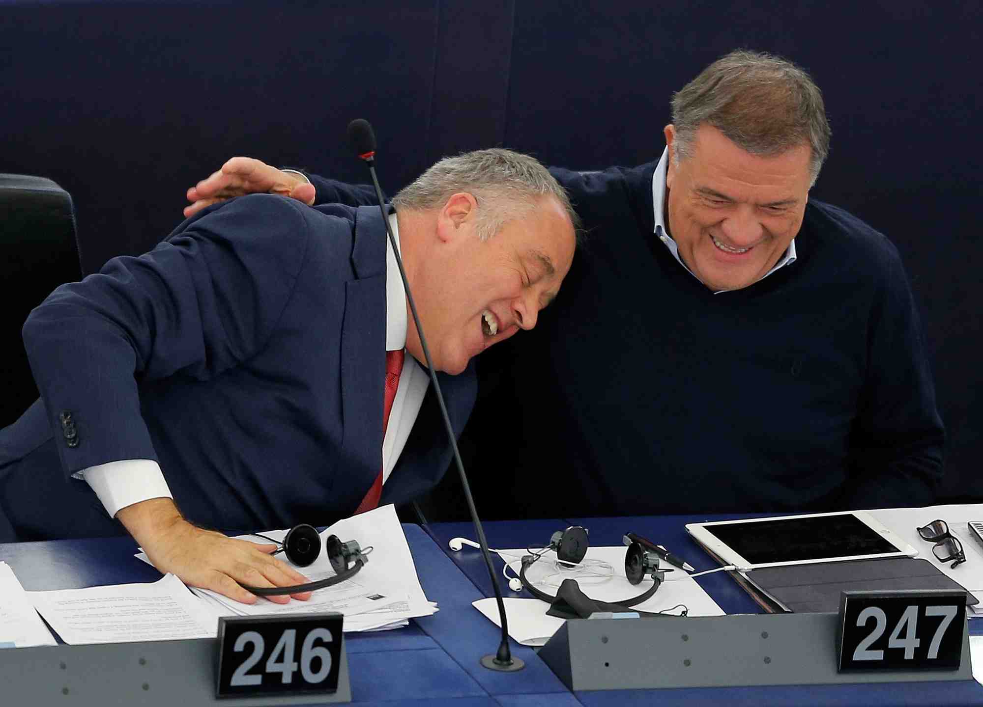 Photo d'archives de l'ancien eurodepute italien pier antonio panzeri (droite) au parlement europeen a strasbourg, france