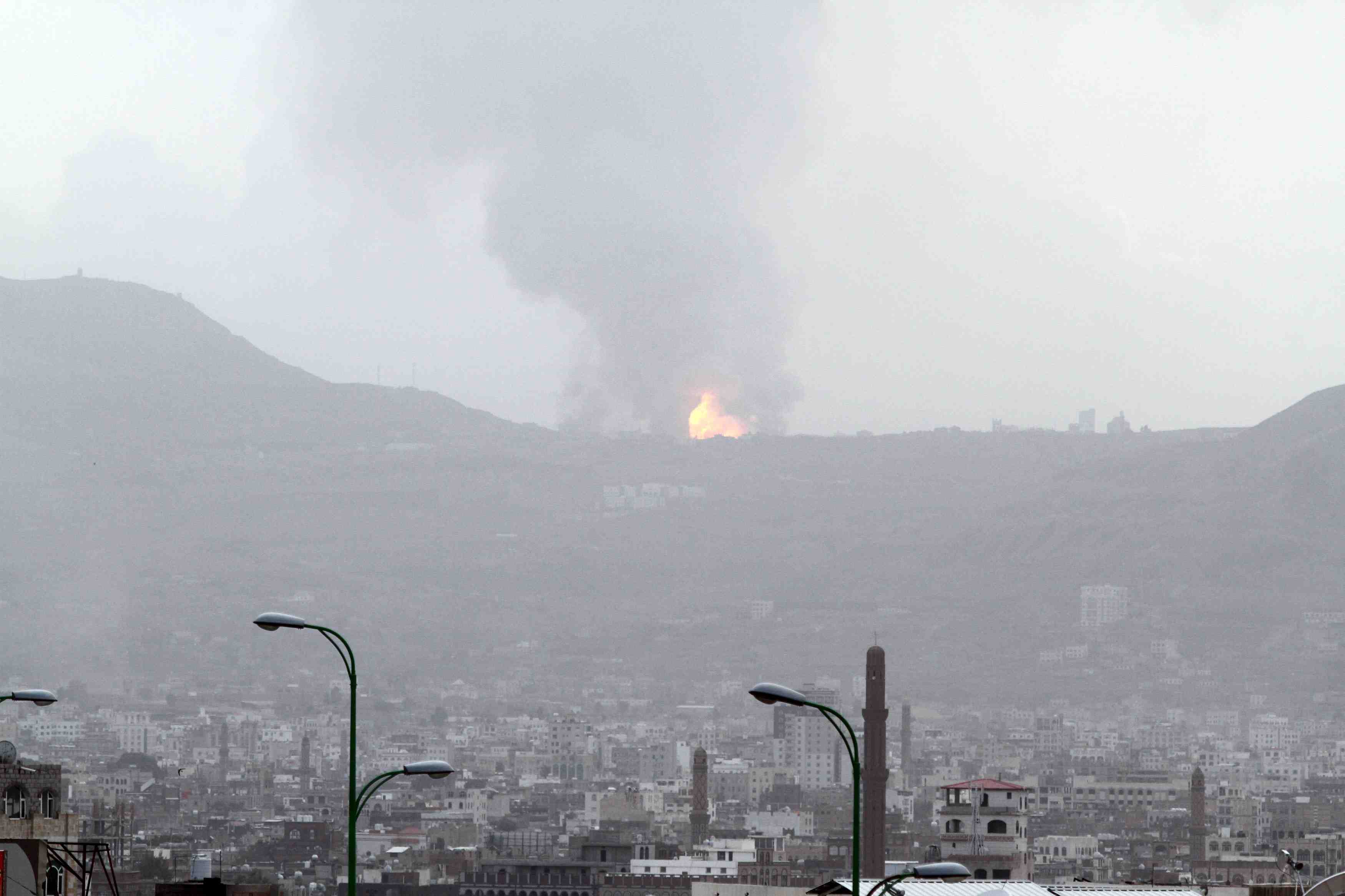Des combattants du sud du yemen attaquent les houthis