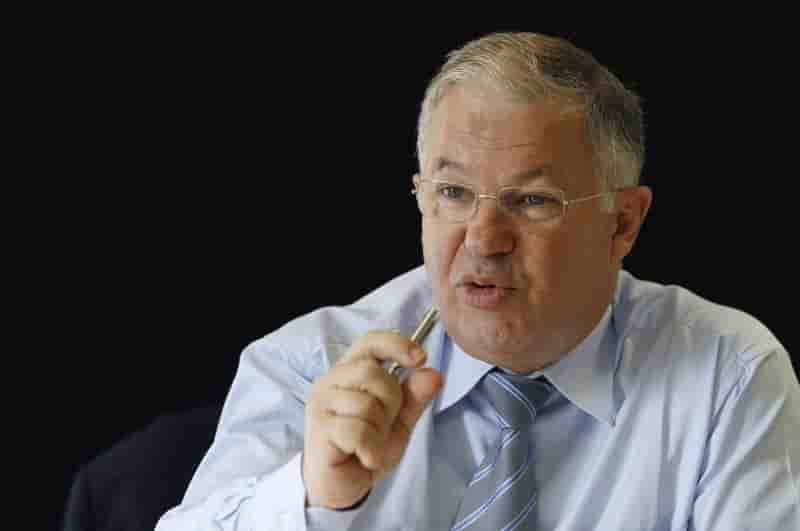 Bourbon prevoit un ca stable, voire en leger recul pour 2015