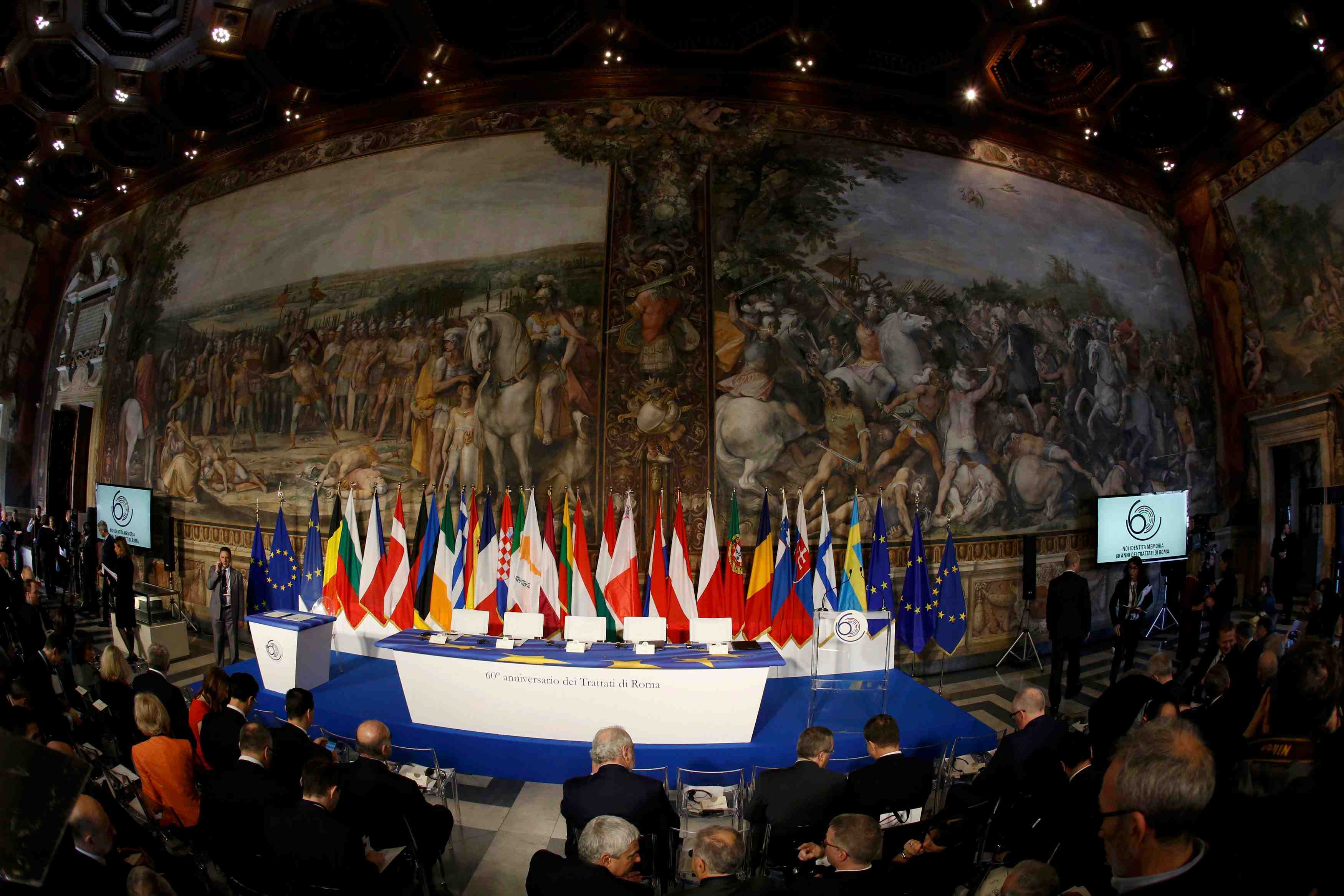 Les dirigeants europeens celebrent a rome une union fragilisee