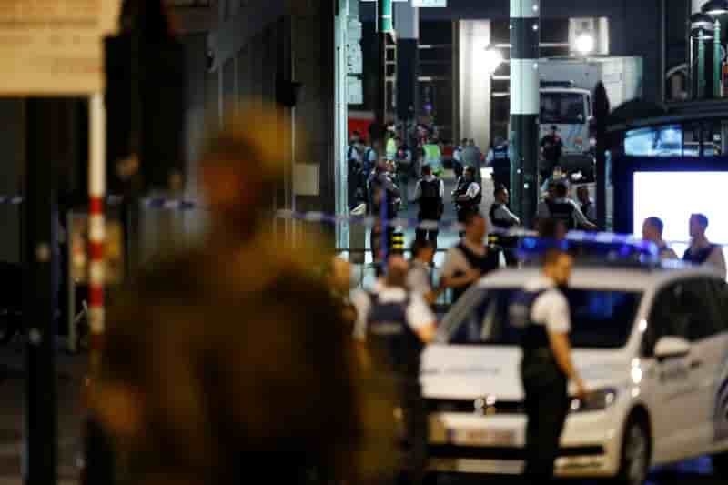 Quatre personnes arretees apres l'attentat de bruxelles relachees