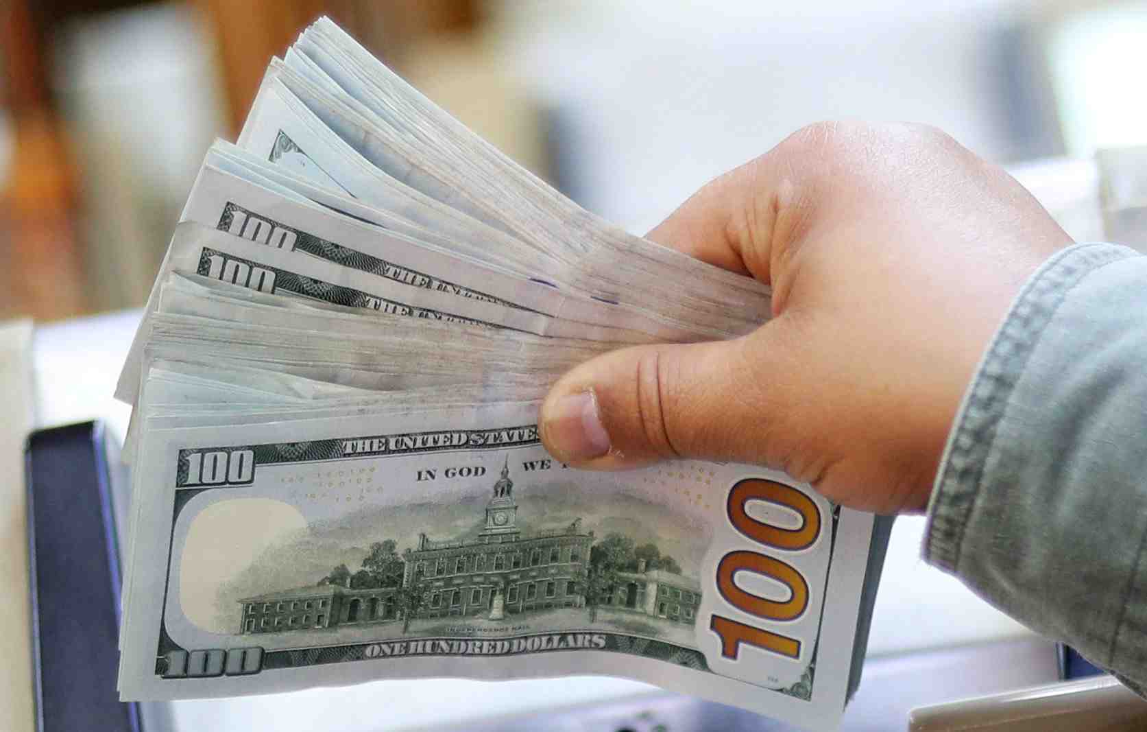 La part du dollar dans les reserves de change au plus bas depuis 2013, selon le fmi