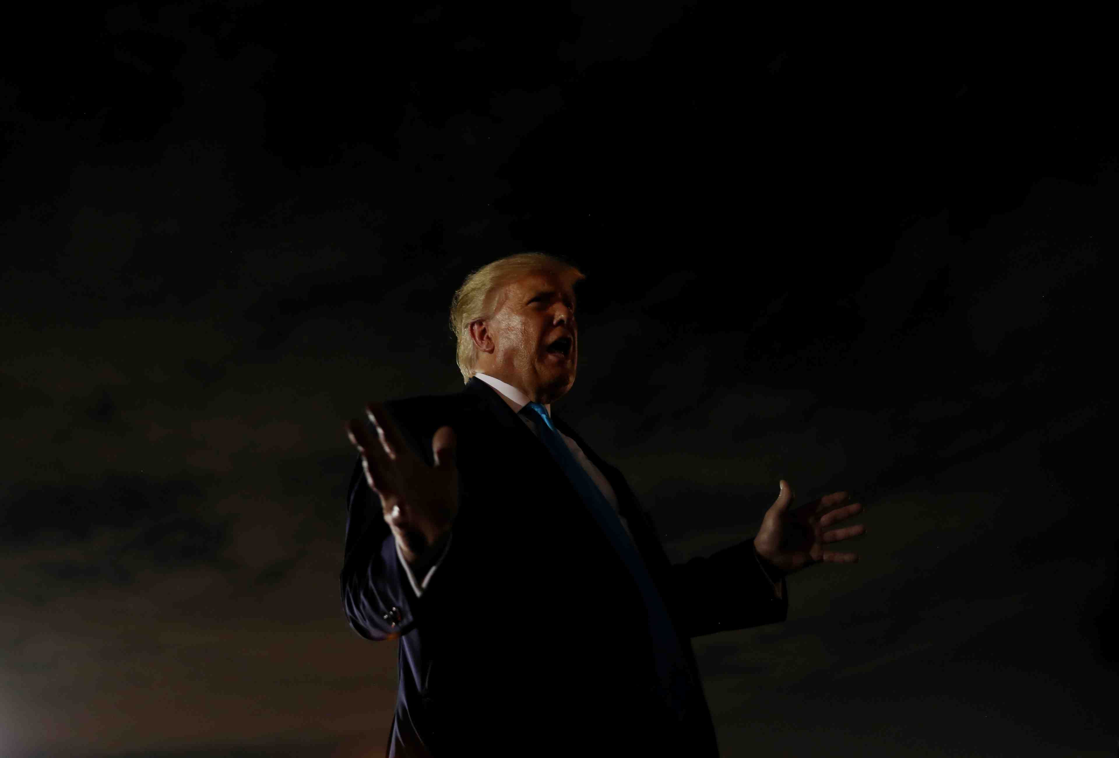 Usa 2020: trump encourage ses partisans a voter deux fois, provoquant un tolle
