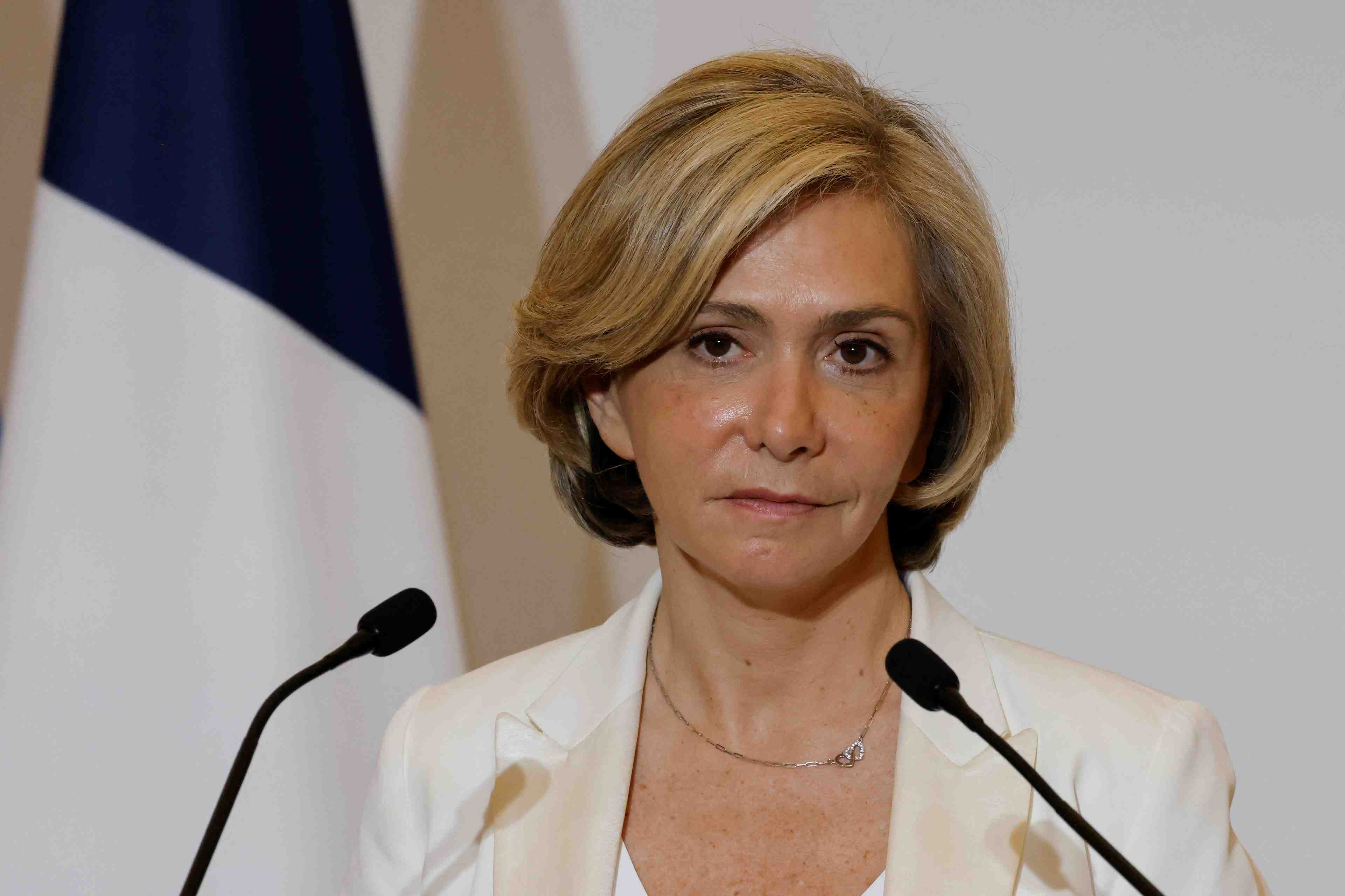 Sarkozy a donne des "conseils" a pecresse, qui cherche les cles du sursaut