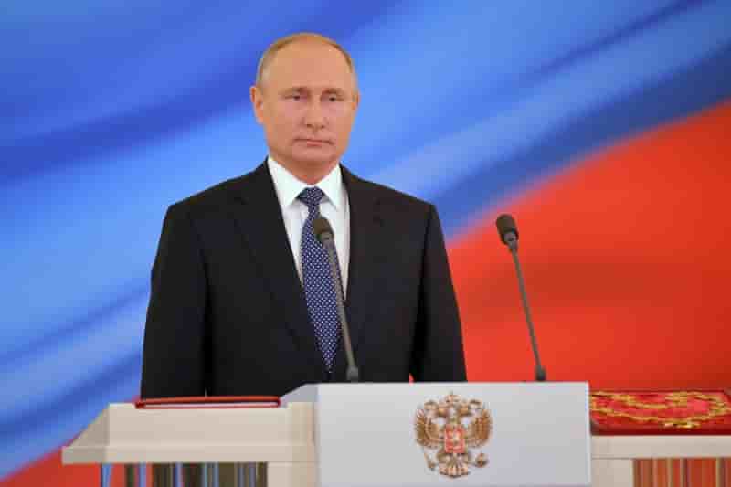 Vladimir poutine investi pour un nouveau mandat de six ans