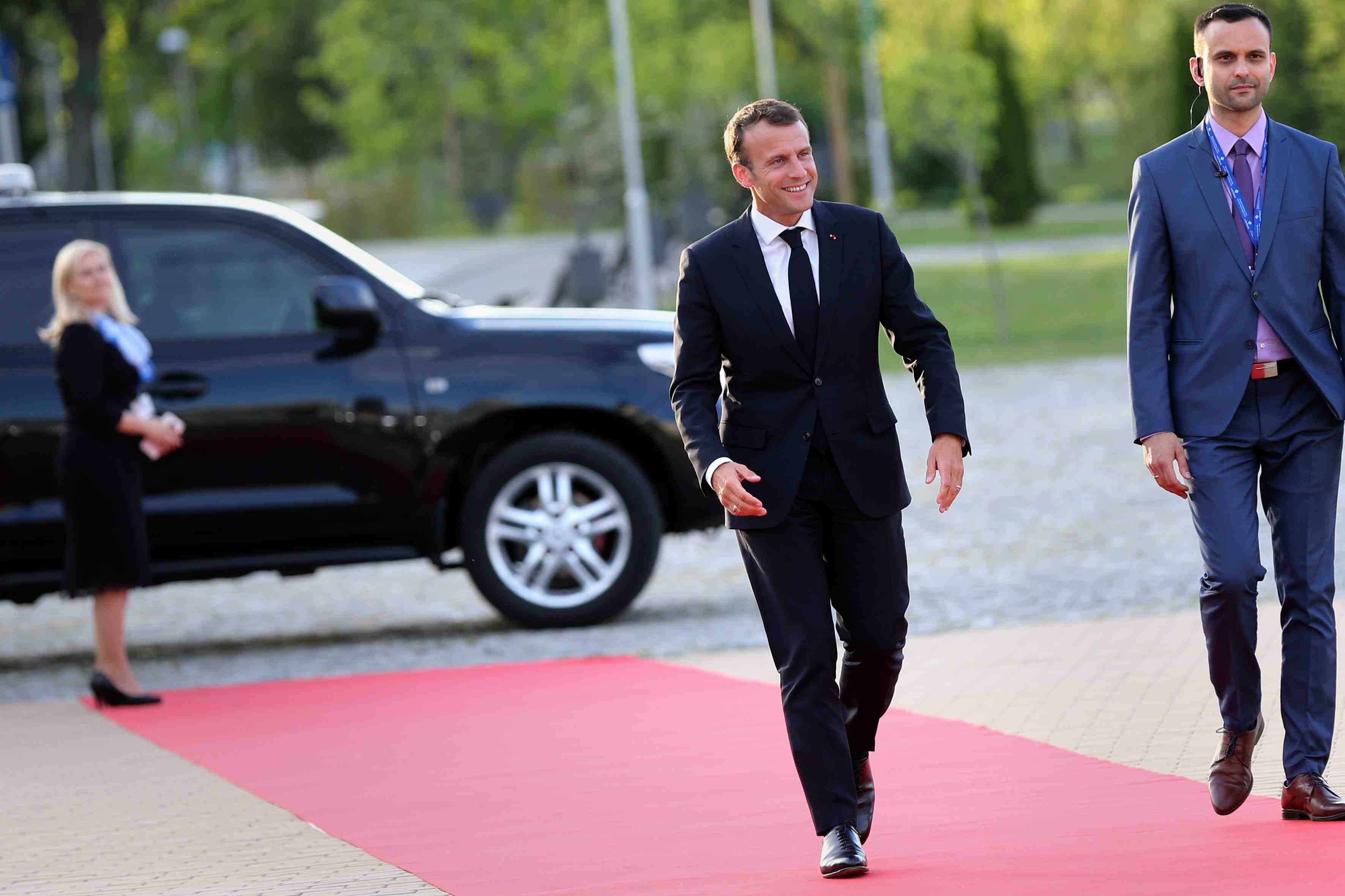 Pour l'opposition, macron a prouve etre "president des riches"