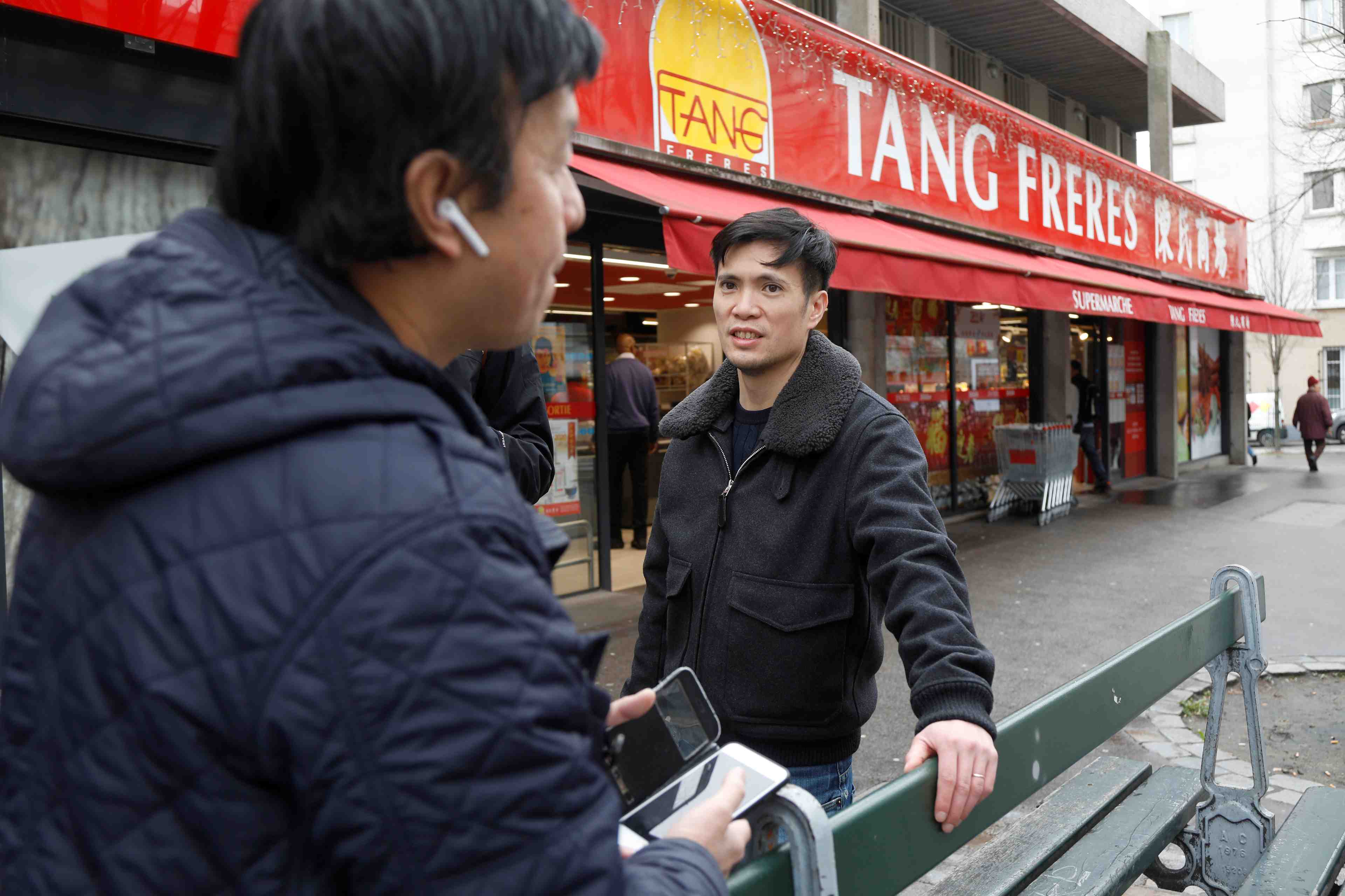 "je ne suis pas un virus": la communaute asiatique de france face a la peur de l'epidemie