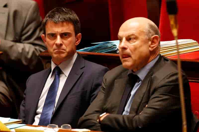 Pas d'alternative politique à gauche, dit Valls à sa majorité
