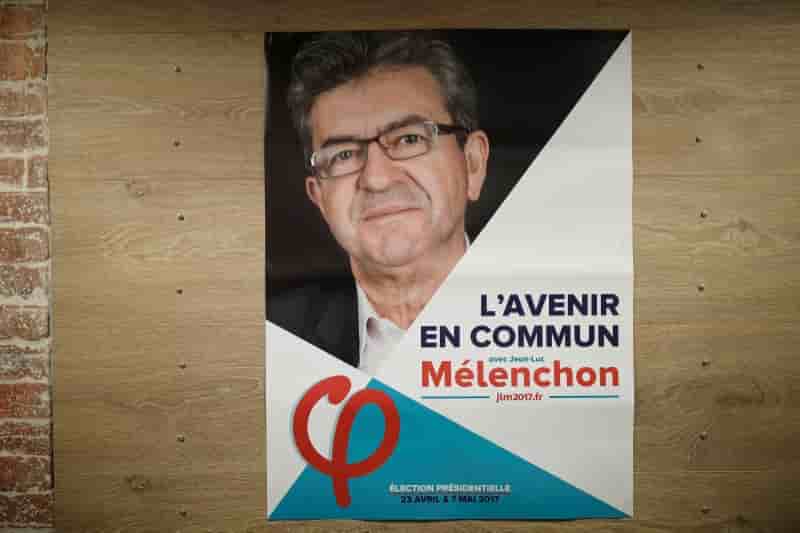 Melenchon est le candidat le plus convaincant, selon un sondage viavoice