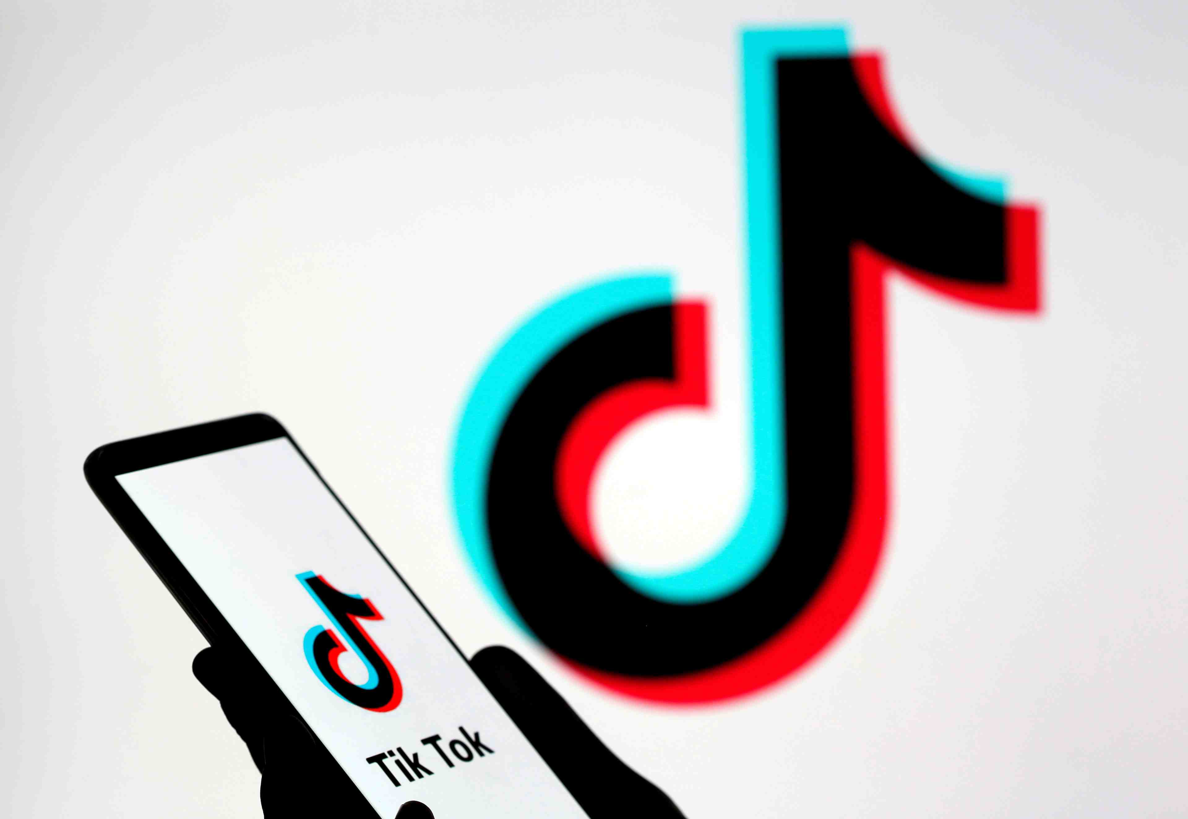 Twitter interesse par le rachat des operations us de tiktok