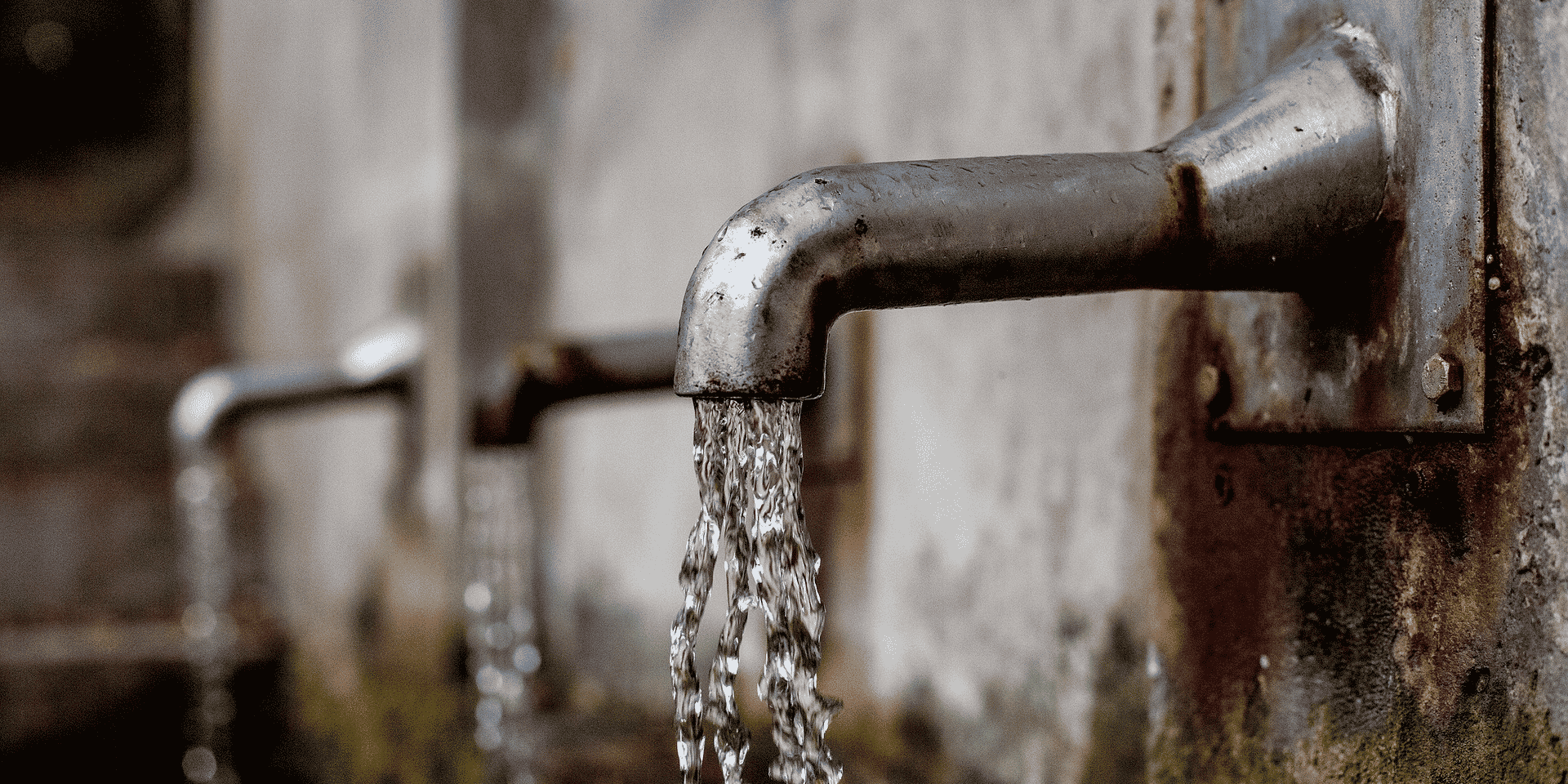 Les distributeurs d'eau anglais ont présenté leurs excuses en mai pour leur inaction au sujet du déversement de quantités importantes d'eaux usées dans les cours d'eau et en mer (Photo d'illustration).