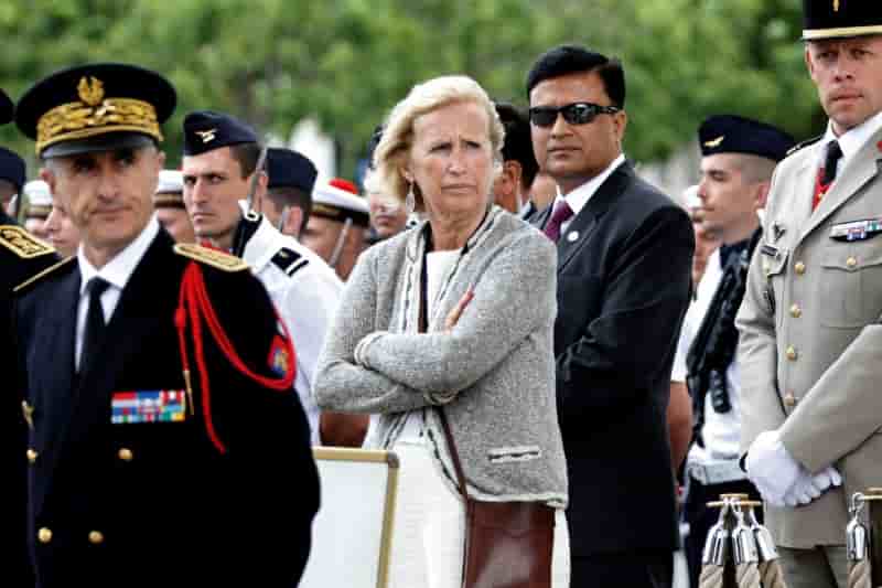Evelyne richard quitte l'elysee