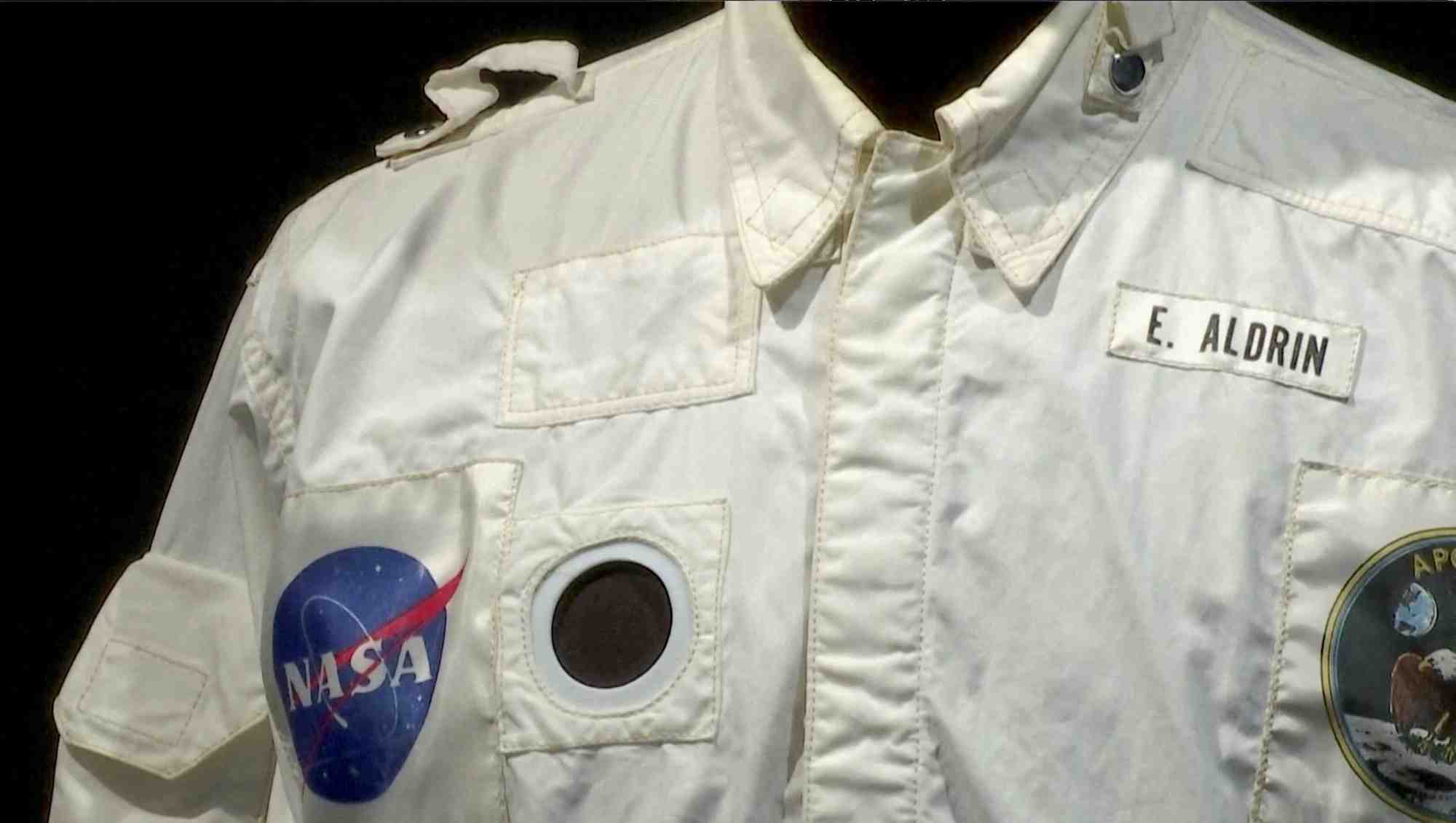 La veste de vol d'aldrin lors d'apollo 11 vendue 2,8 millions de dollars