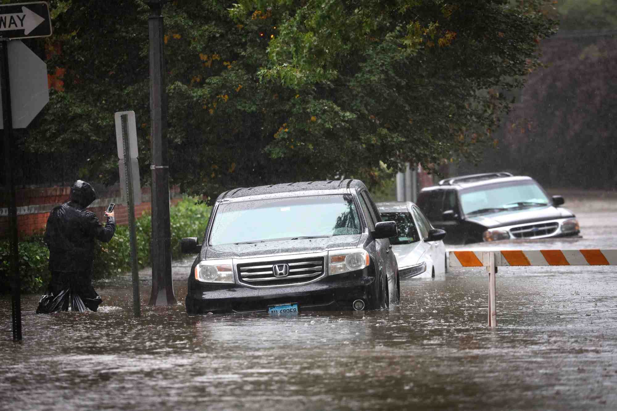 De fortes pluies ont touche la banlieue new-yorkaise de mamaroneck