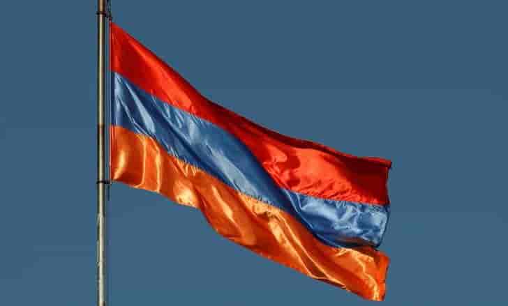 Armenie: pachinian annonce des legislatives anticipees en decembre