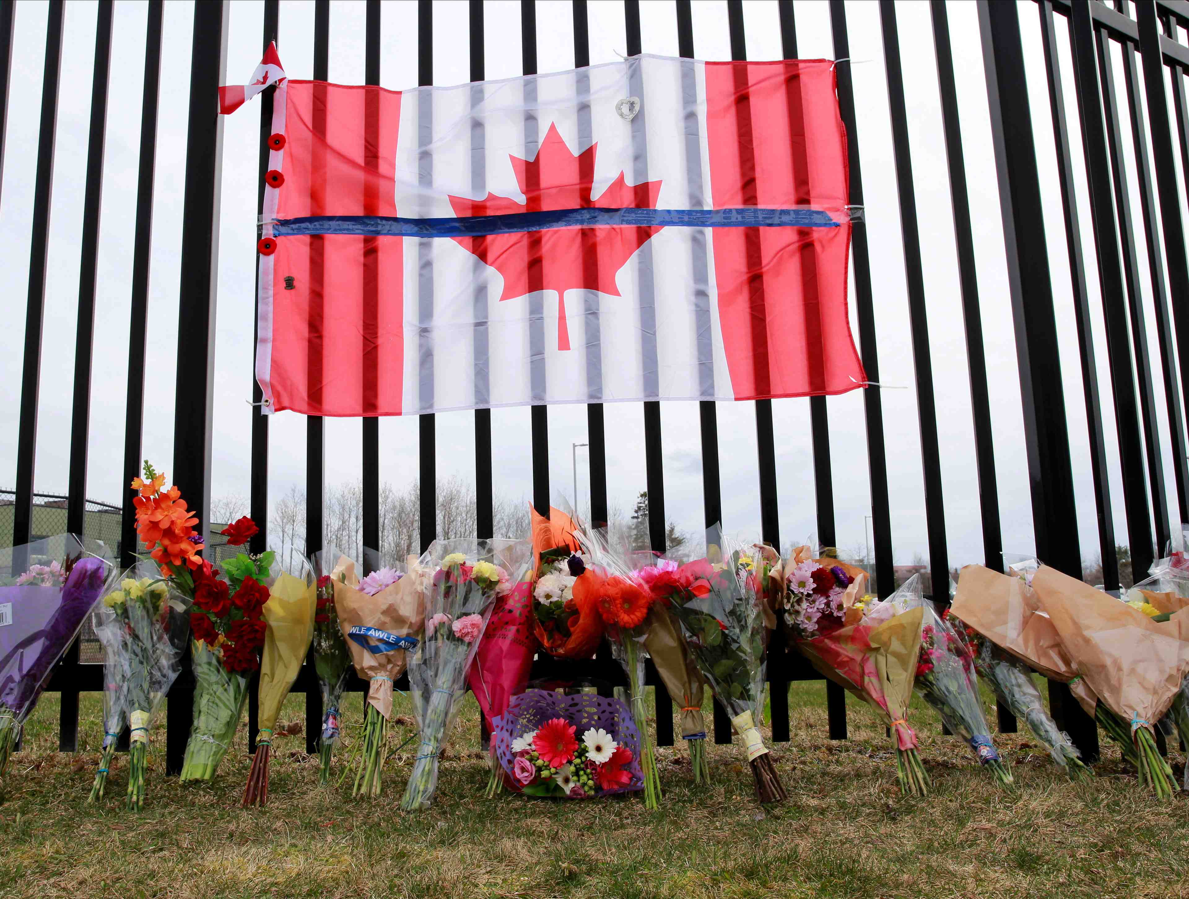 Le bilan de la fusillade au canada s'alourdit a 23 morts