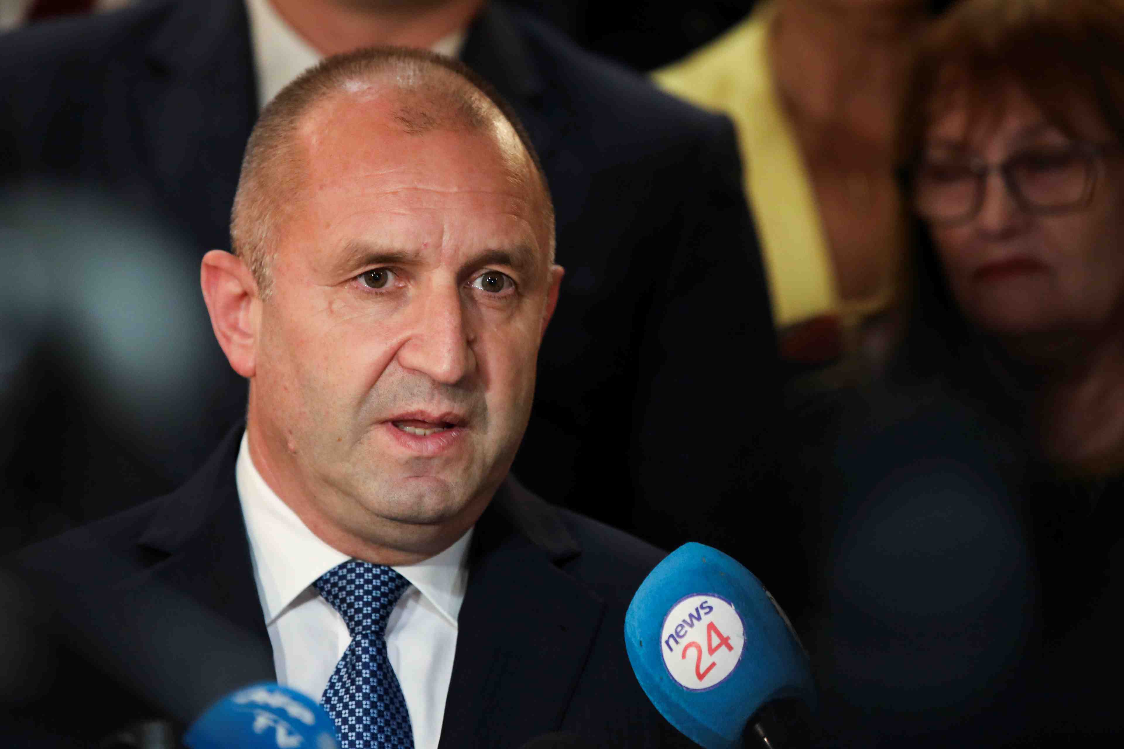 Bulgarie: le president sortant radev en passe d'etre reelu pour un second mandat, d'apres des sondages