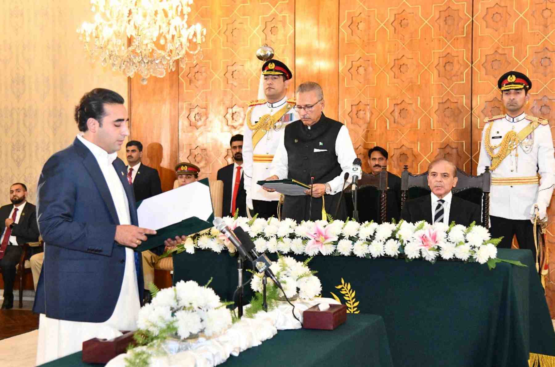 Pakistan: le fils de benazir bhutto nomme ministre des affaires etrangeres