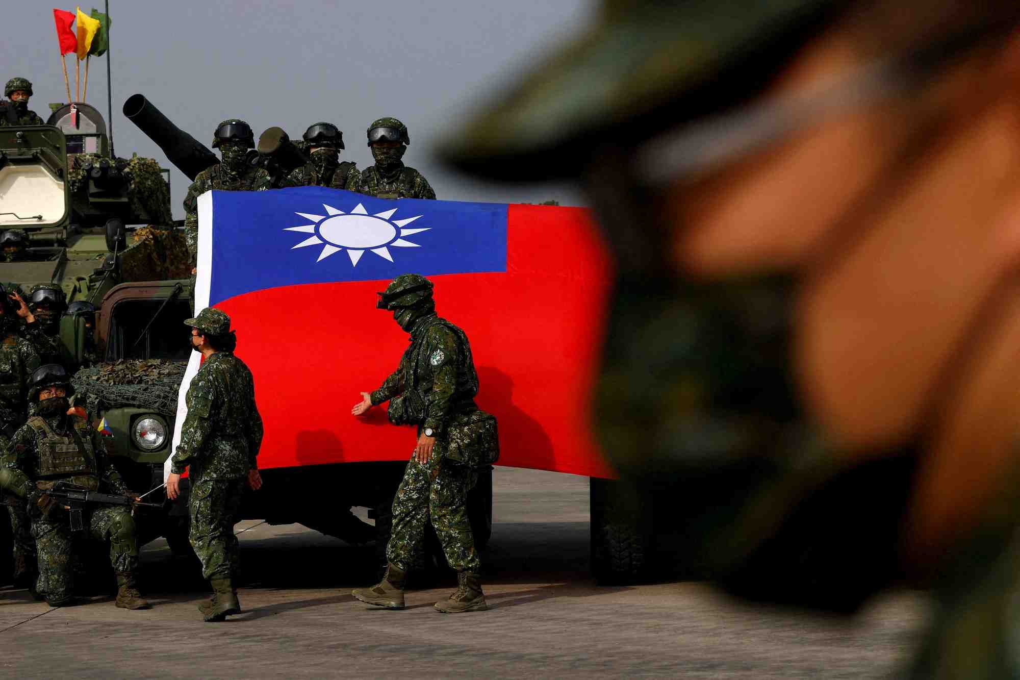 Les forces armees taiwanaises lors d'un exercice de routine, a kaohsiung