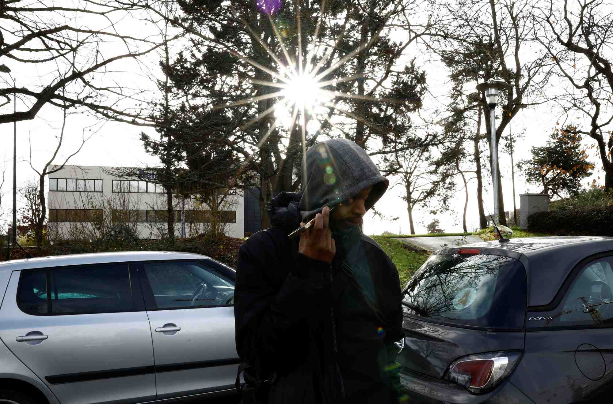 Un boulanger migrant craint d'etre expulse alors que la france debat d'un projet de loi sur l'immigration