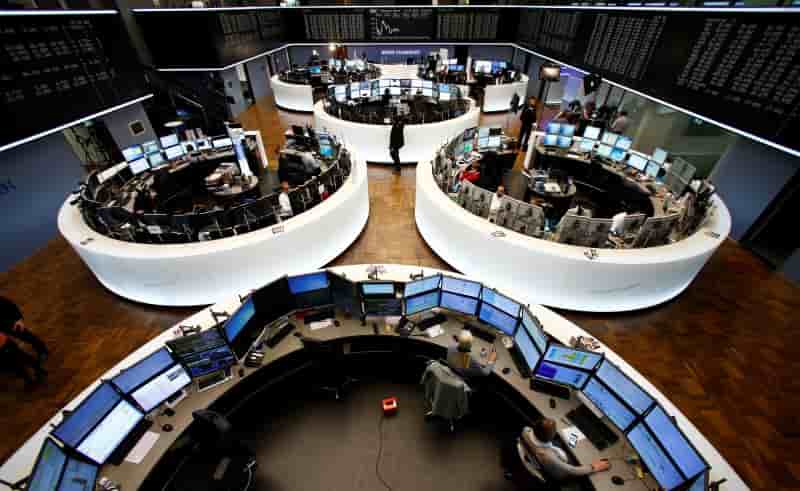 Les bourses europeennes poursuivent leur hausse a la mi-seance