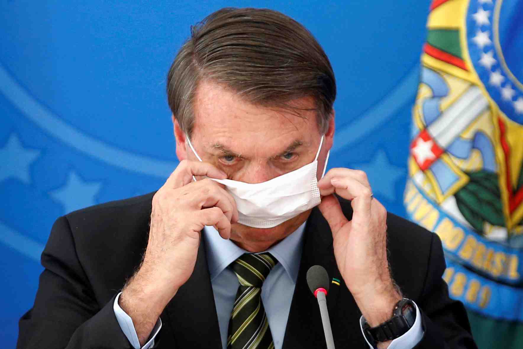 La « petite grippe » de Jair Bolsonaro