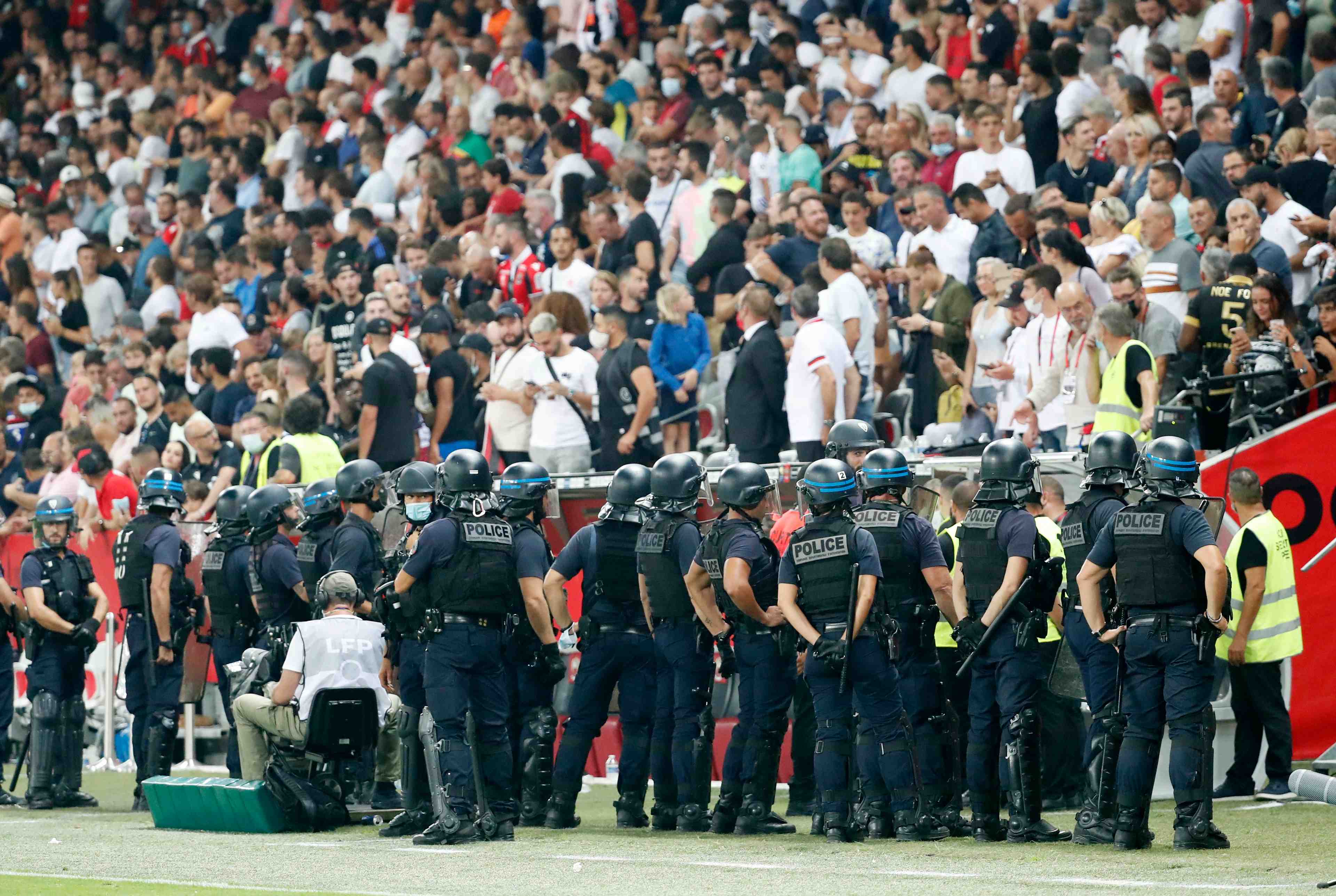 Football: nice et marseille convoques par la lfp apres les incidents de dimanche