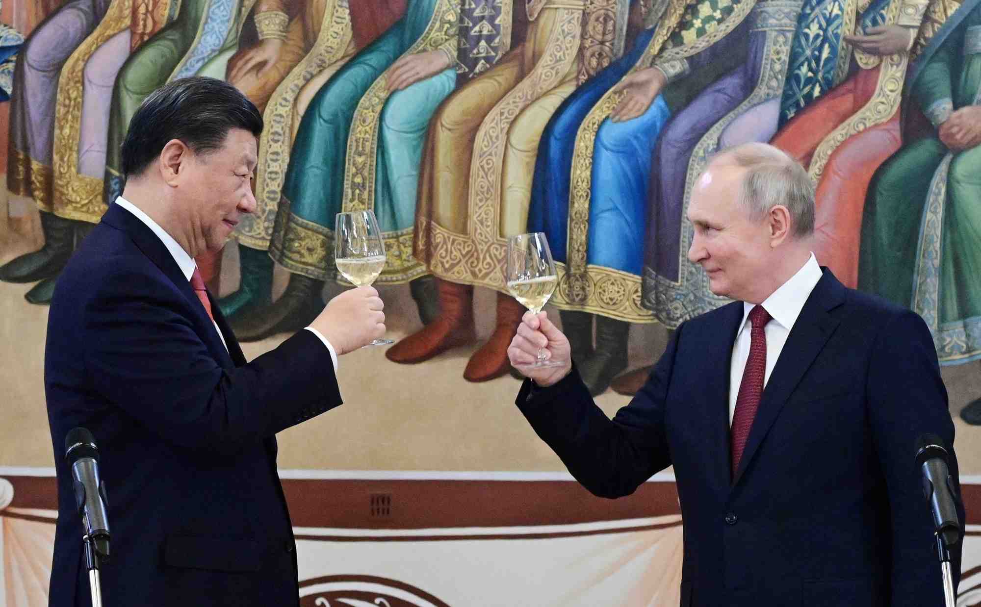 Vladimir poutine et xi jinping lors d'une reception a moscou