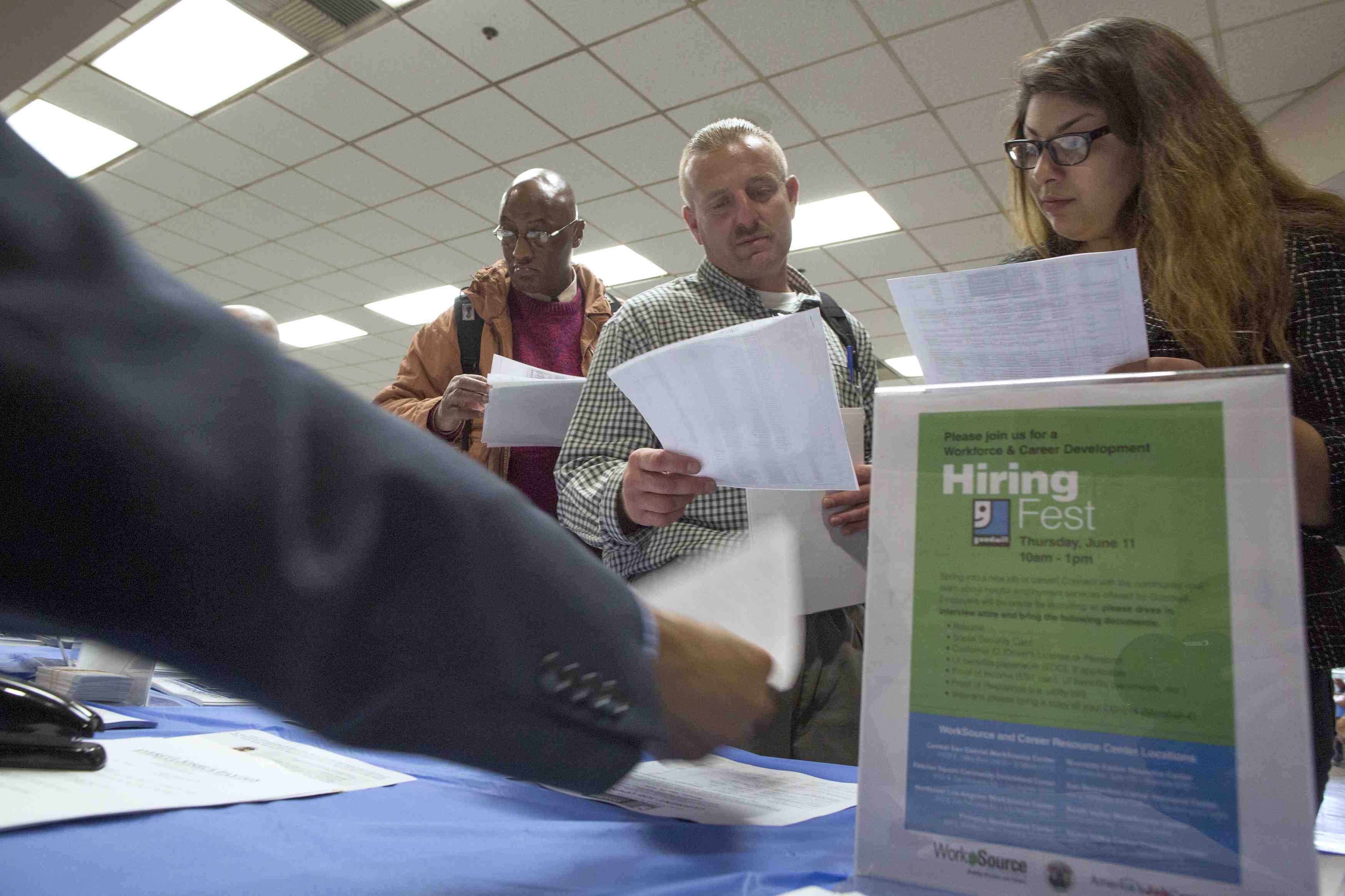 Les creations d'emplois aux etats-unis s'accelerent