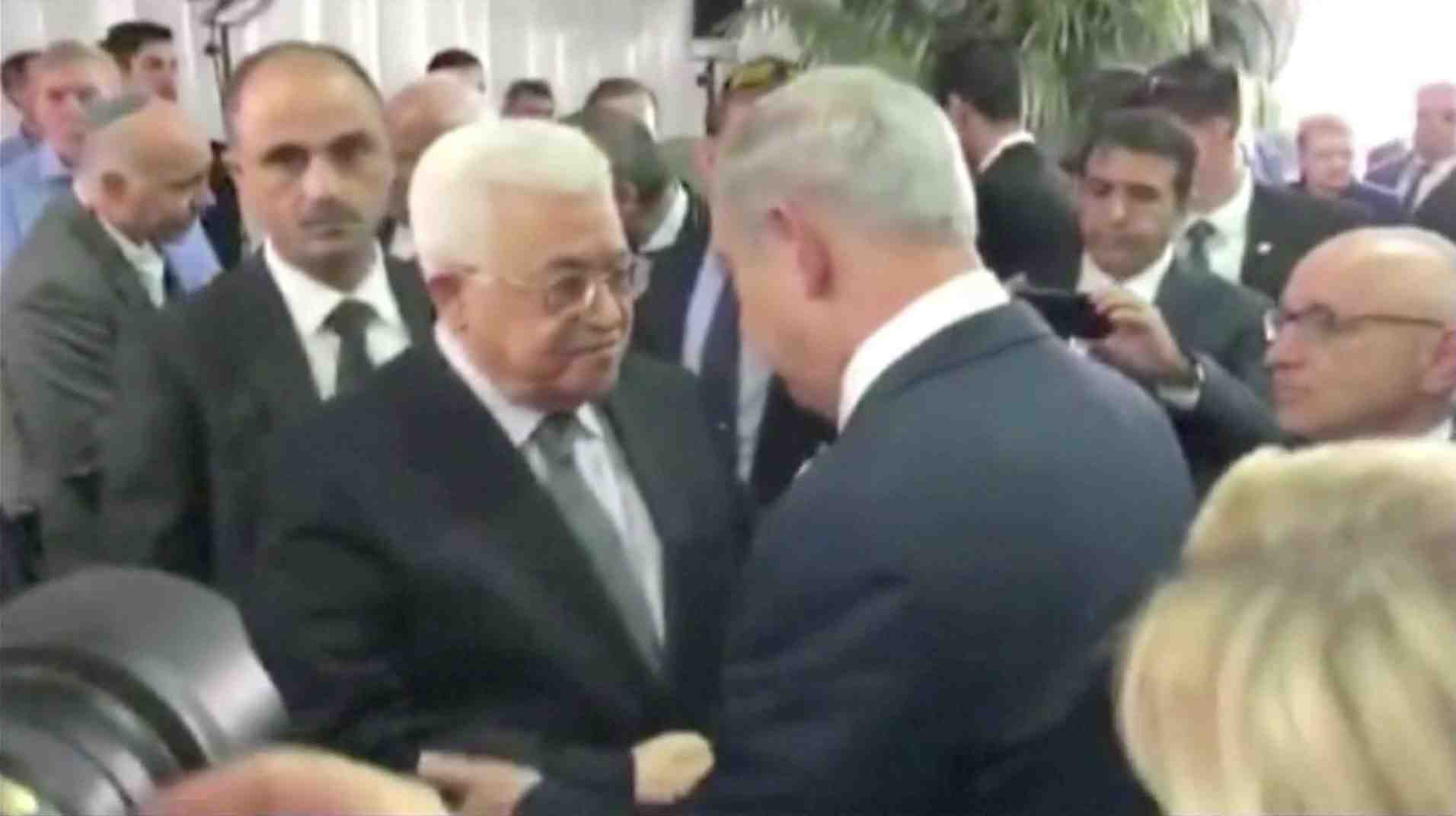 Abbas et netanhayu echangent des mots aux obseques de shimon peres