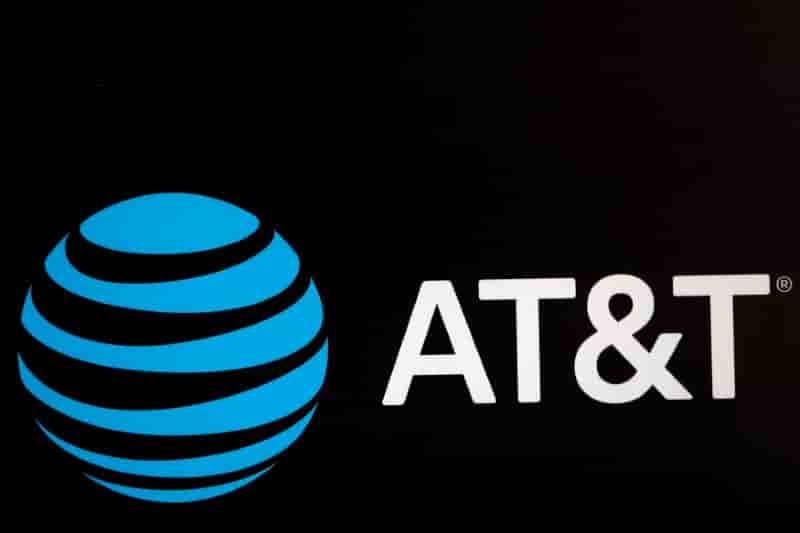 At&t rate le consensus, perd des abonnes dans la video