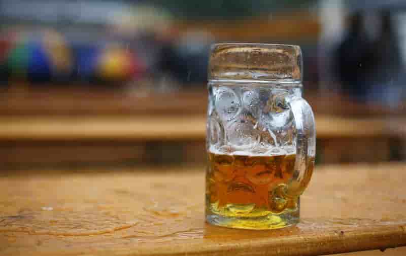 CRITIQUES ENVERS LA HAUSSE DE LA FISCALITÉ SUR LA BIÈRE