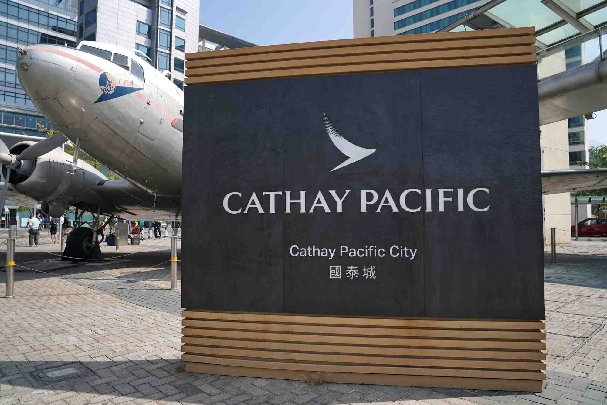 Cathay pacific reduit ses pertes au s1, le nombre de passagers en hausse