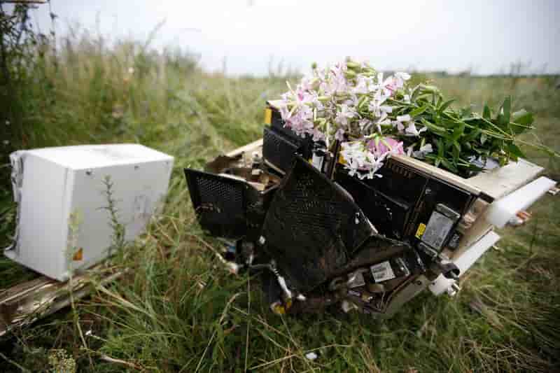 Les boîtes noires du vol MH17 retrouvées sur le lieu du crash