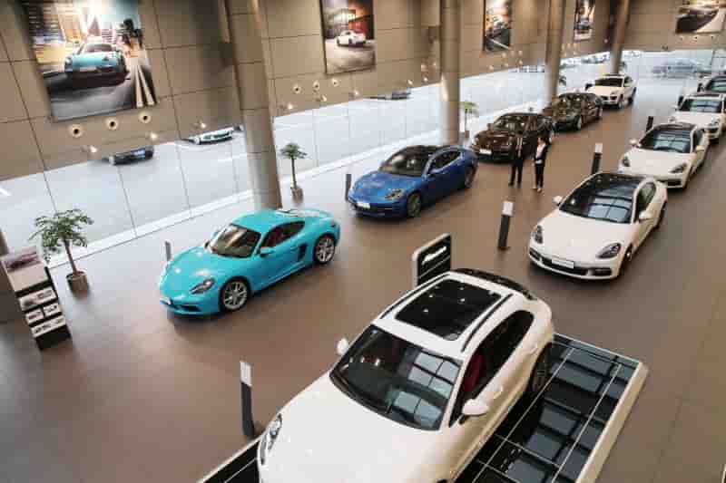 Trump veut interdire les voitures de luxe allemandes aux usa