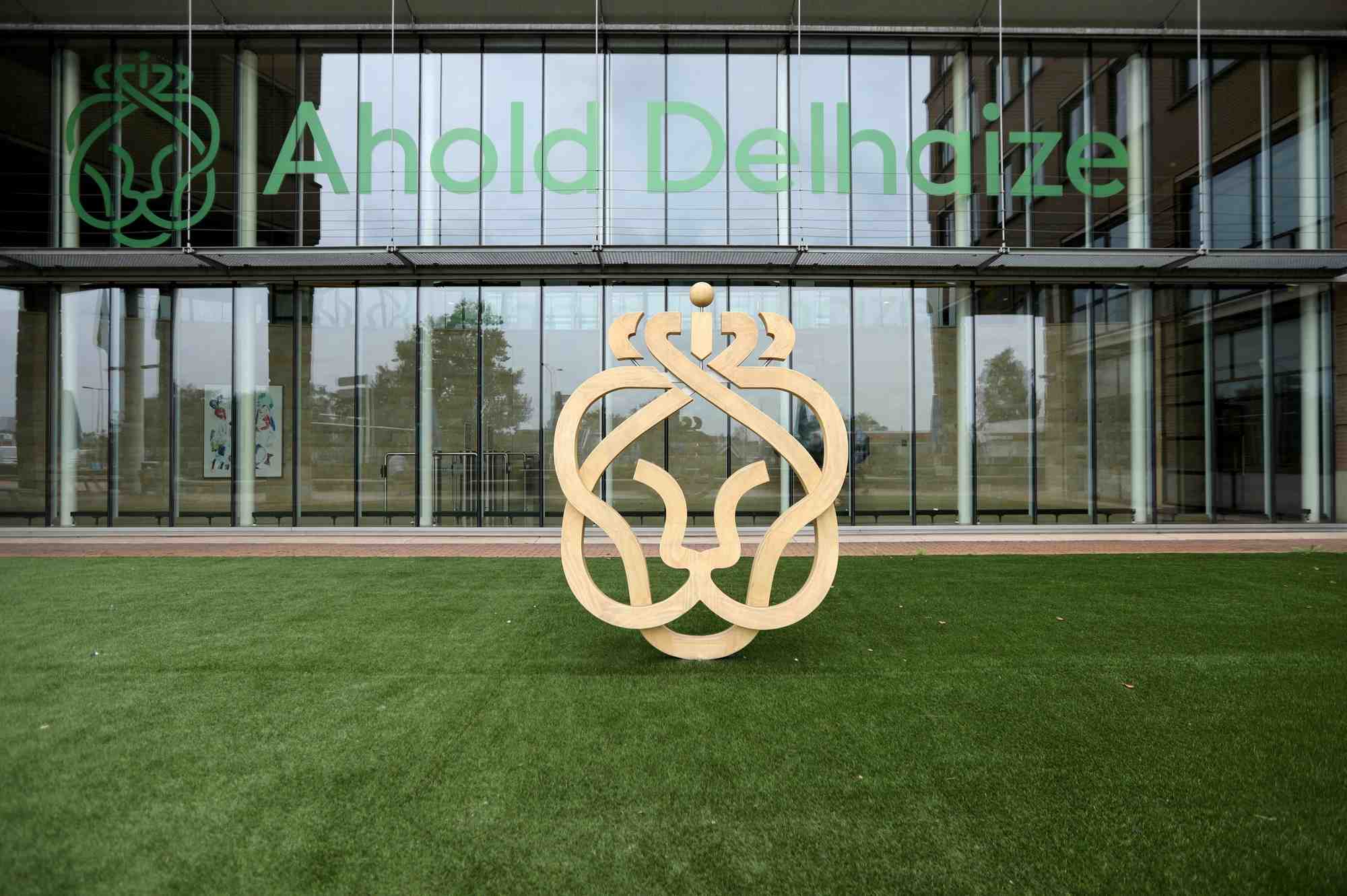 Ahold delhaize reporte l'introduction en bourse de bol.com
