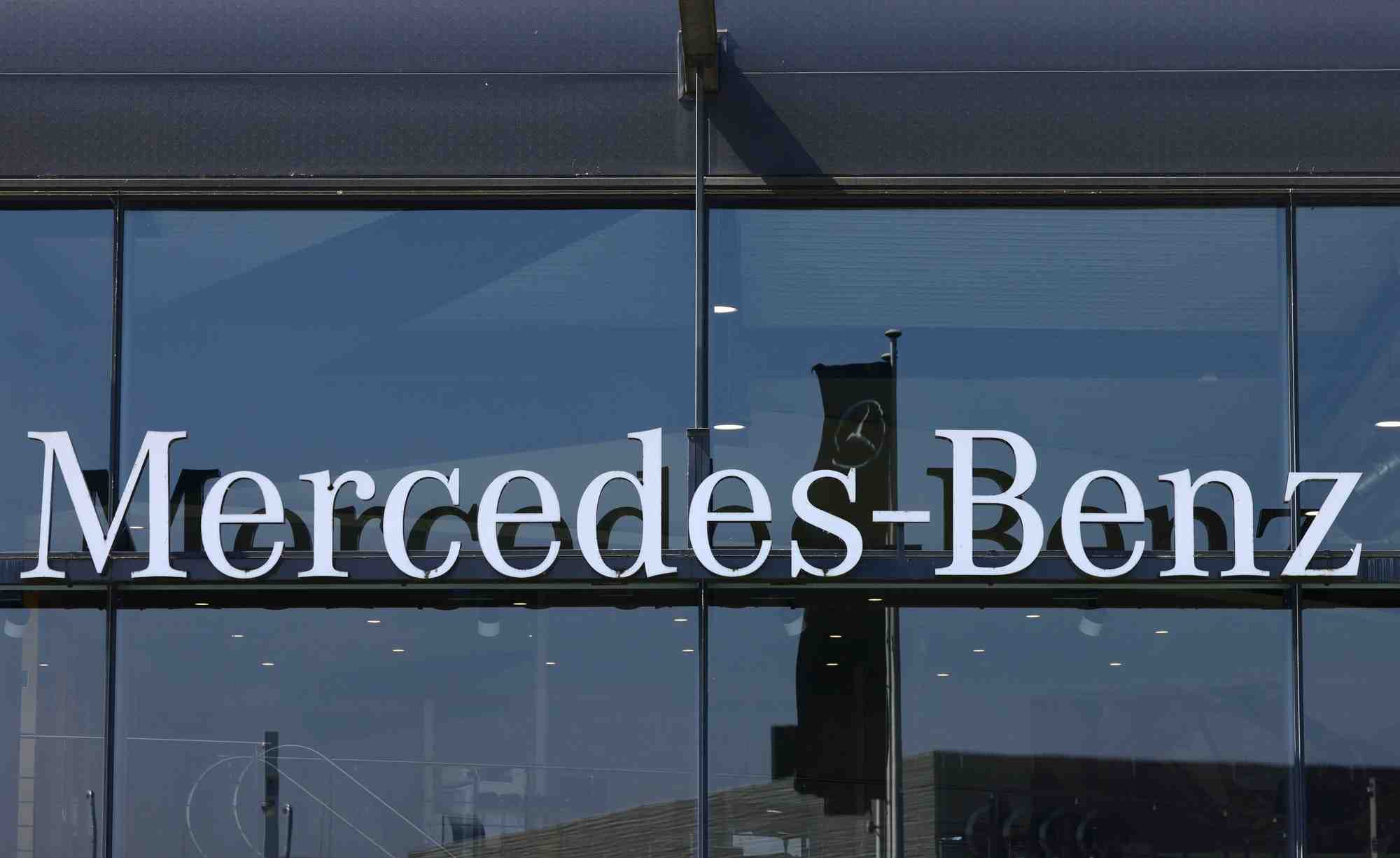 Photo du logo de mercedes benz