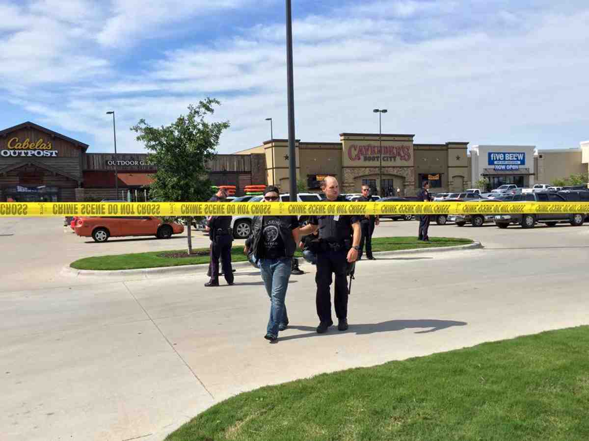 Fusillade meurtriere entre motards a waco, aux etats-unis