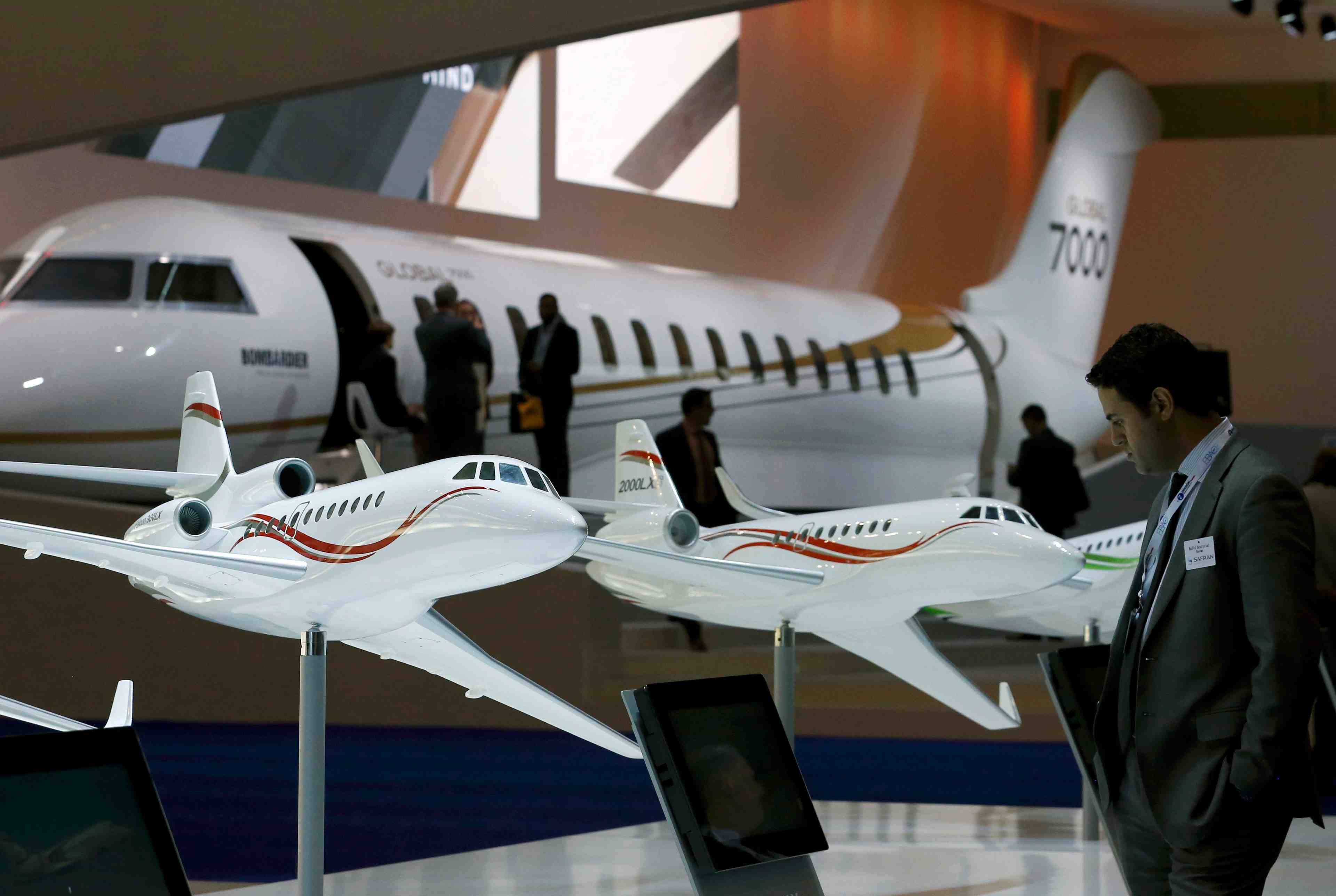 Dassault presente le falcon 5x, son 2e nouveau jet en six mois