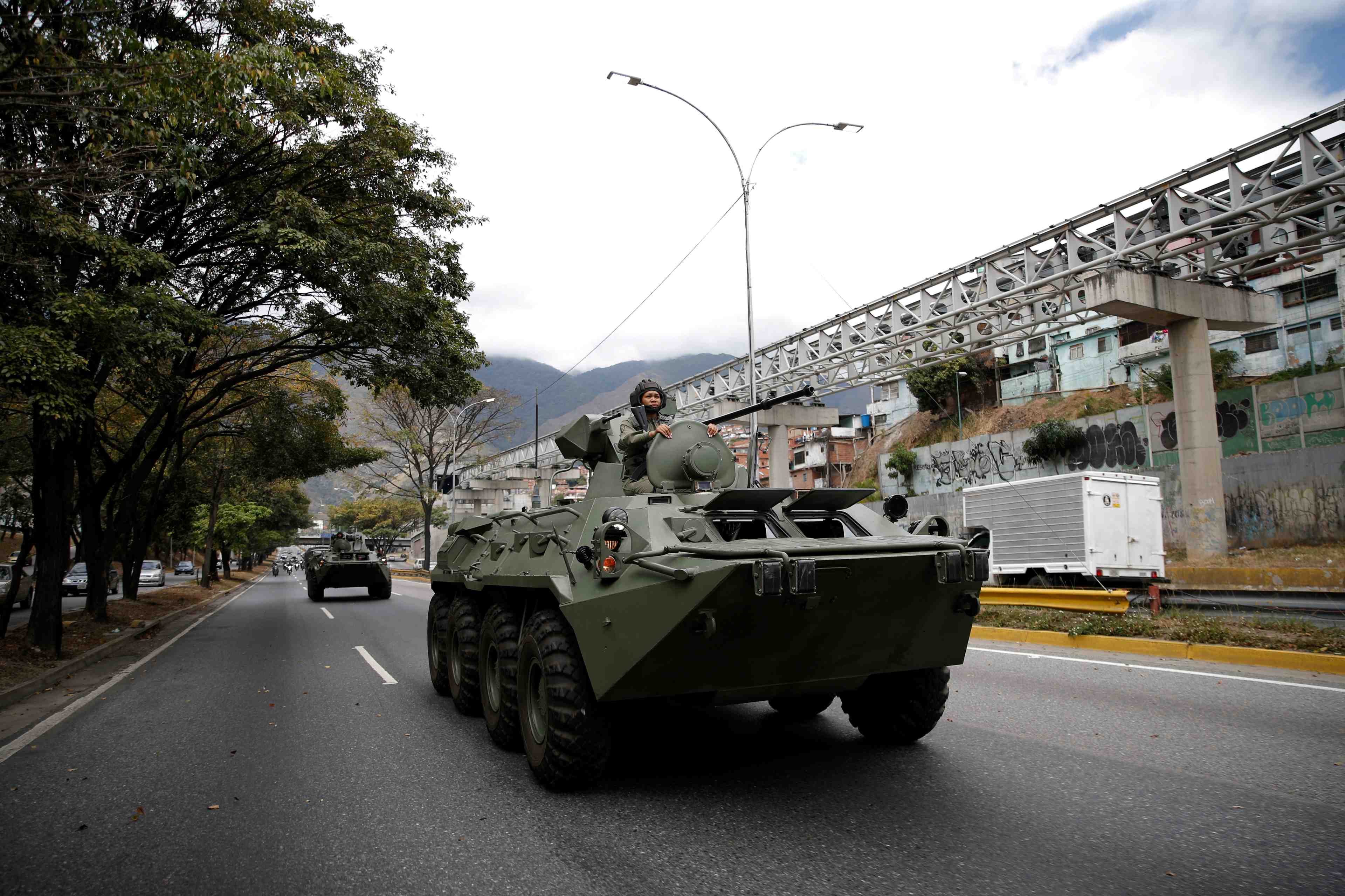 Venezuela: exercices militaires voulus par maduro comme une demonstration de force