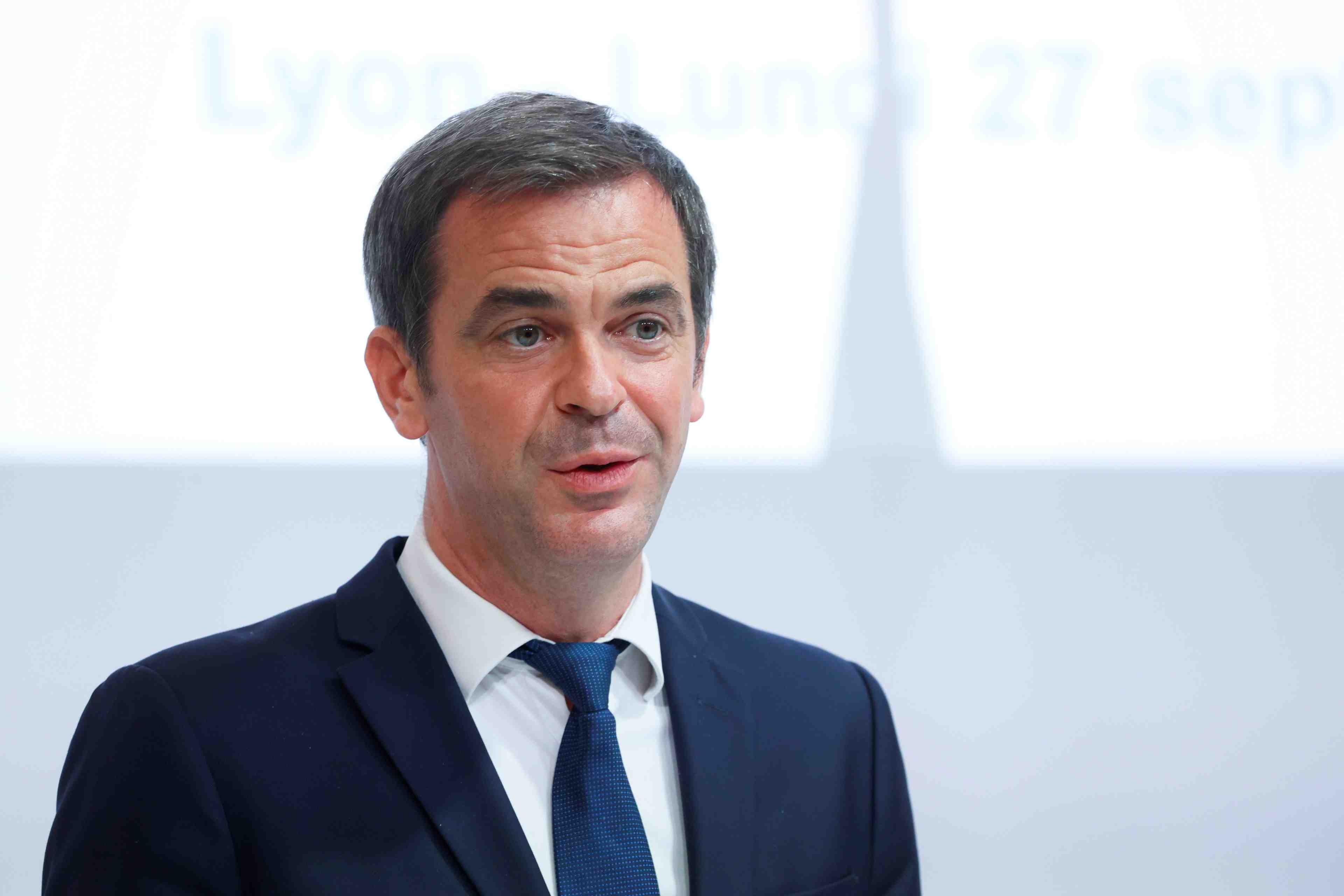 Coronavirus : plus de 1,5 million de francais ont eu un rappel vaccinal, "pas suffisant" selon veran
