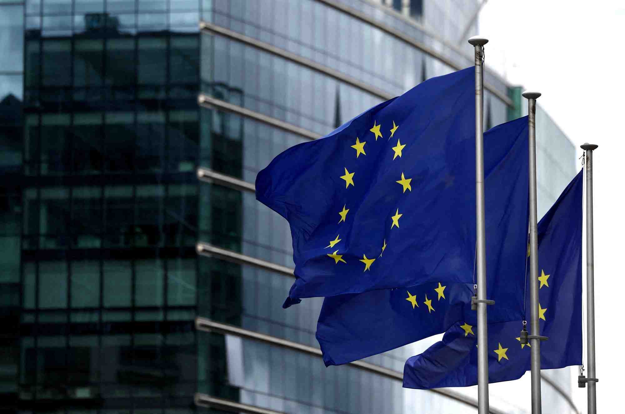 Photo d'archives des drapeaux de l'ue