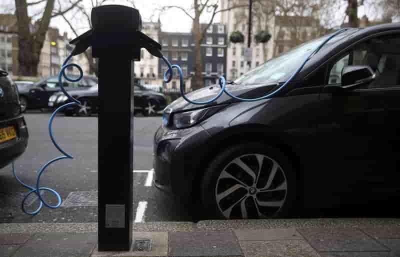 Deux voitures sur trois pourraient etre electriques d'ici 2030