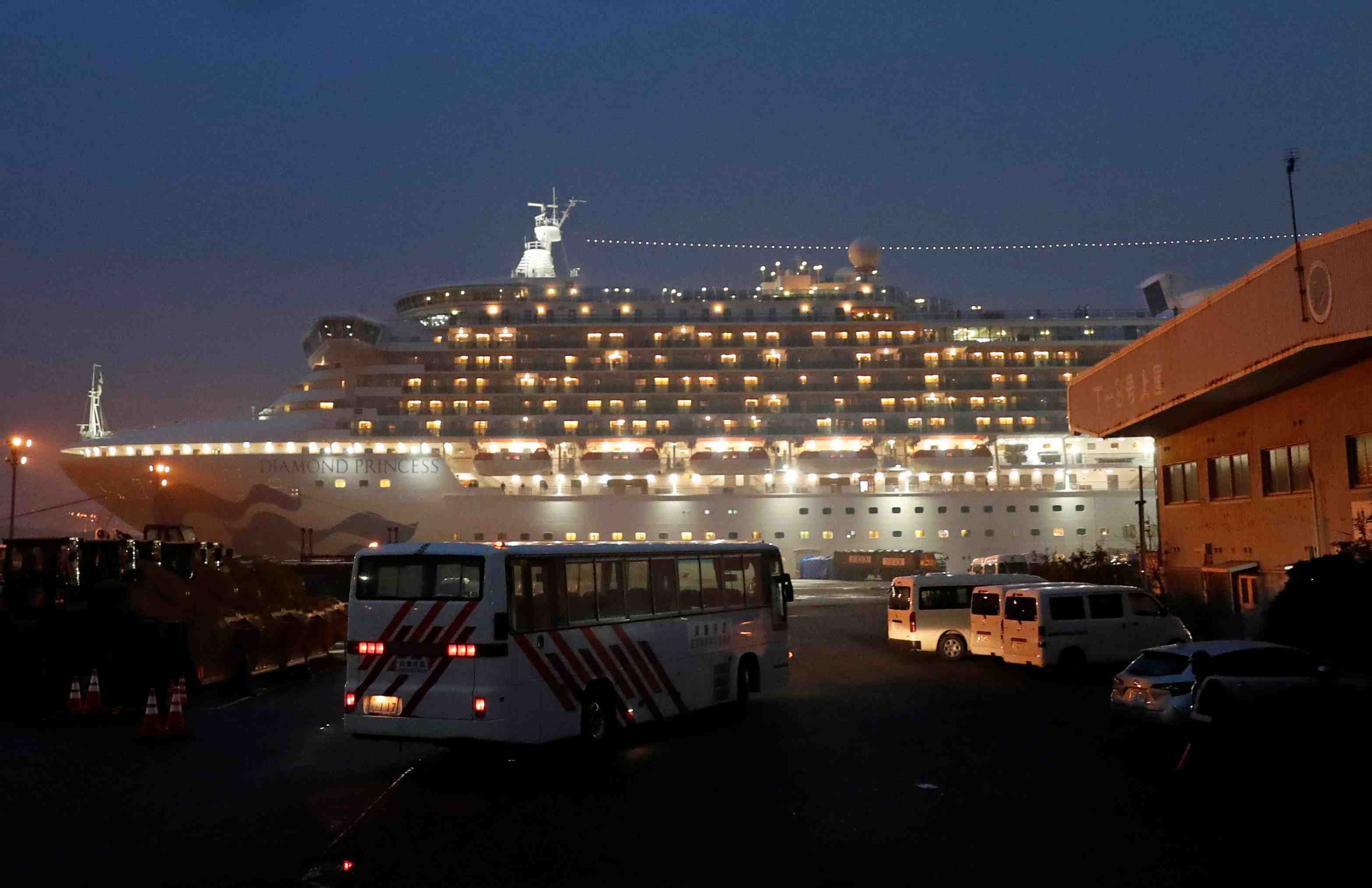 Coronavirus: 70 cas supplementaires sur le bateau de croisiere au japon