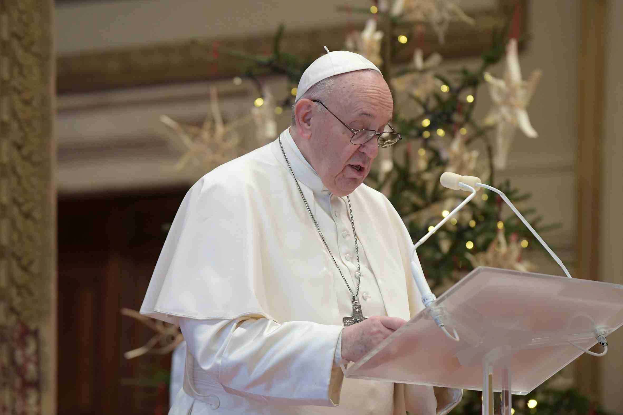 Dans son message de noel, le pape appelle les etats a partager les vaccins contre le coronavirus