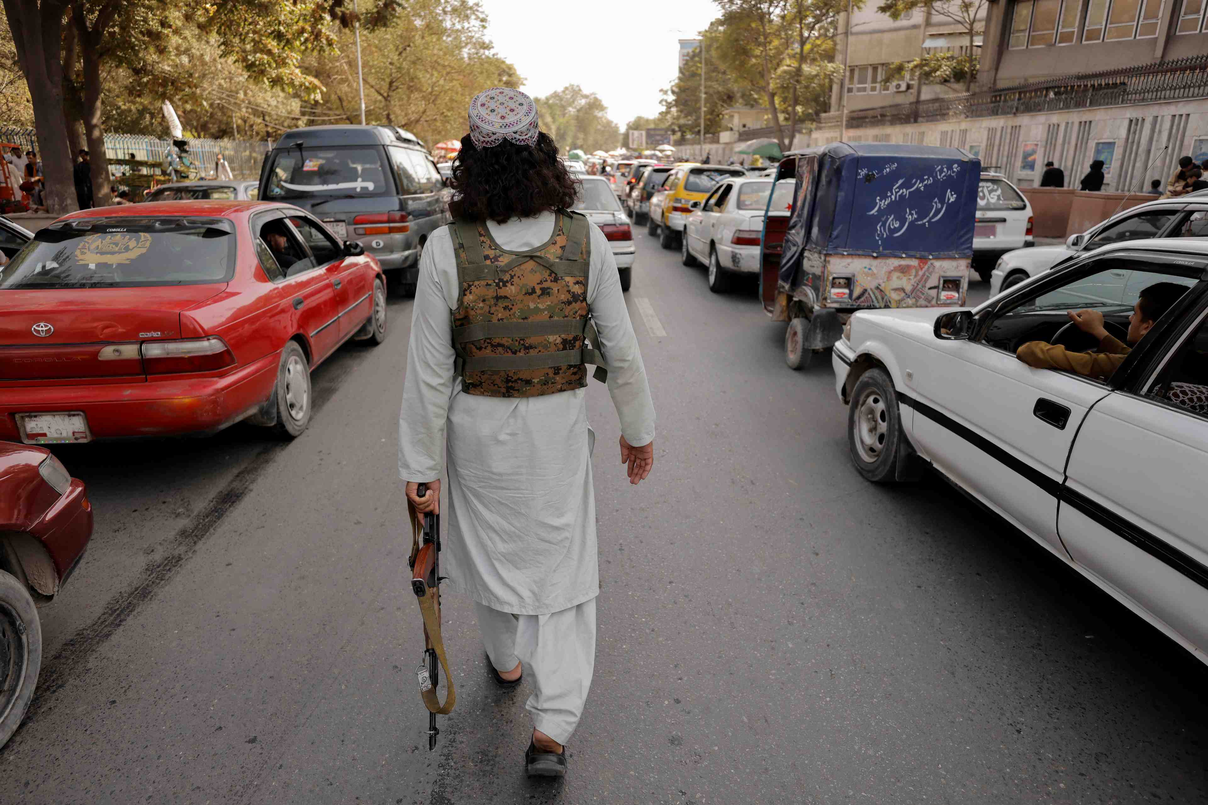 Les taliban disent avoir detruit une cellule de l'ei peu apres une explosion a kaboul