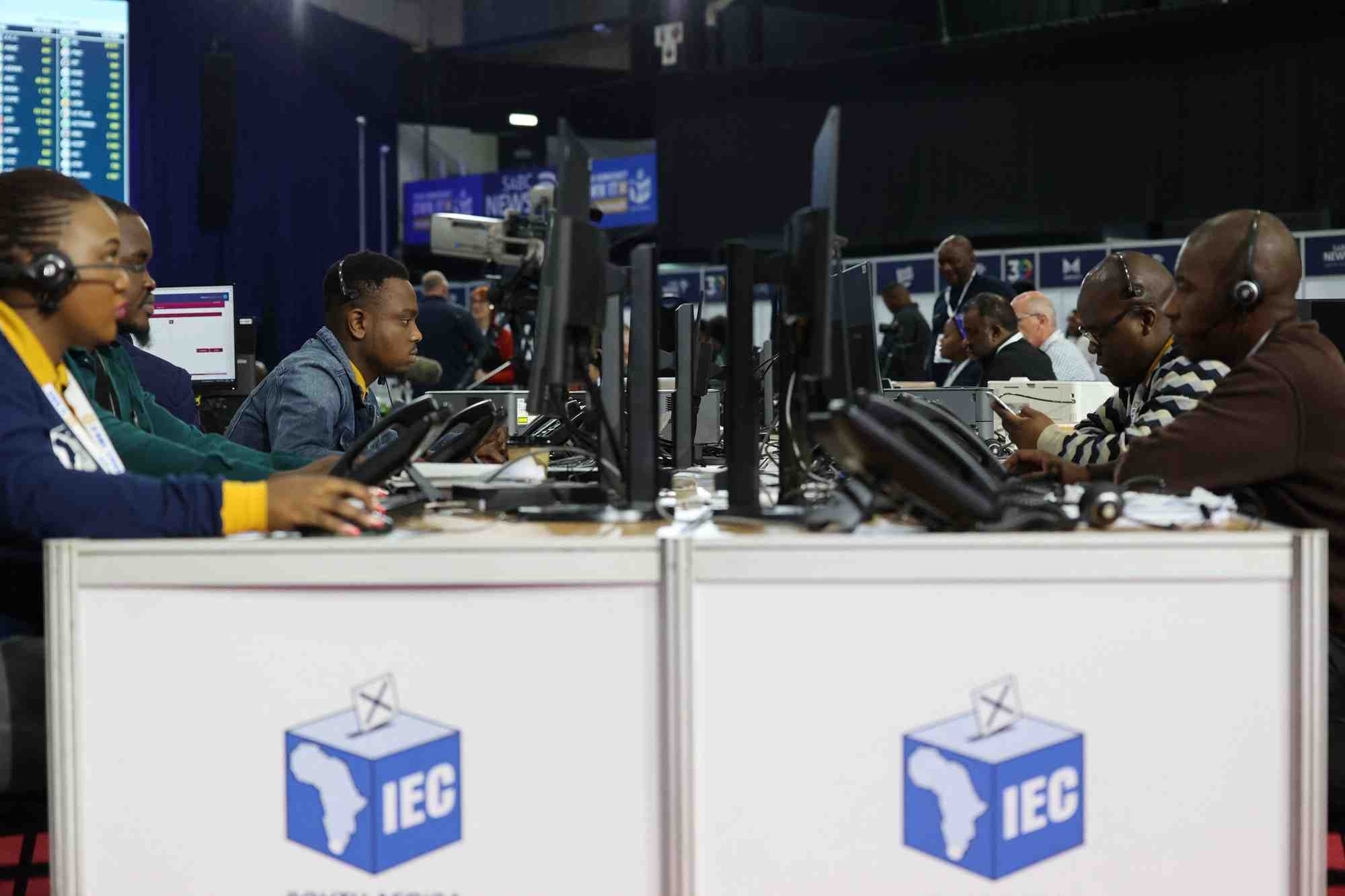 Centre national de gestion des resultats de la commission electorale d'afrique du sud (iec) a midrand