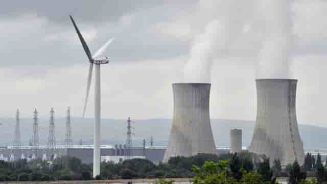 éolienne + nucléaire