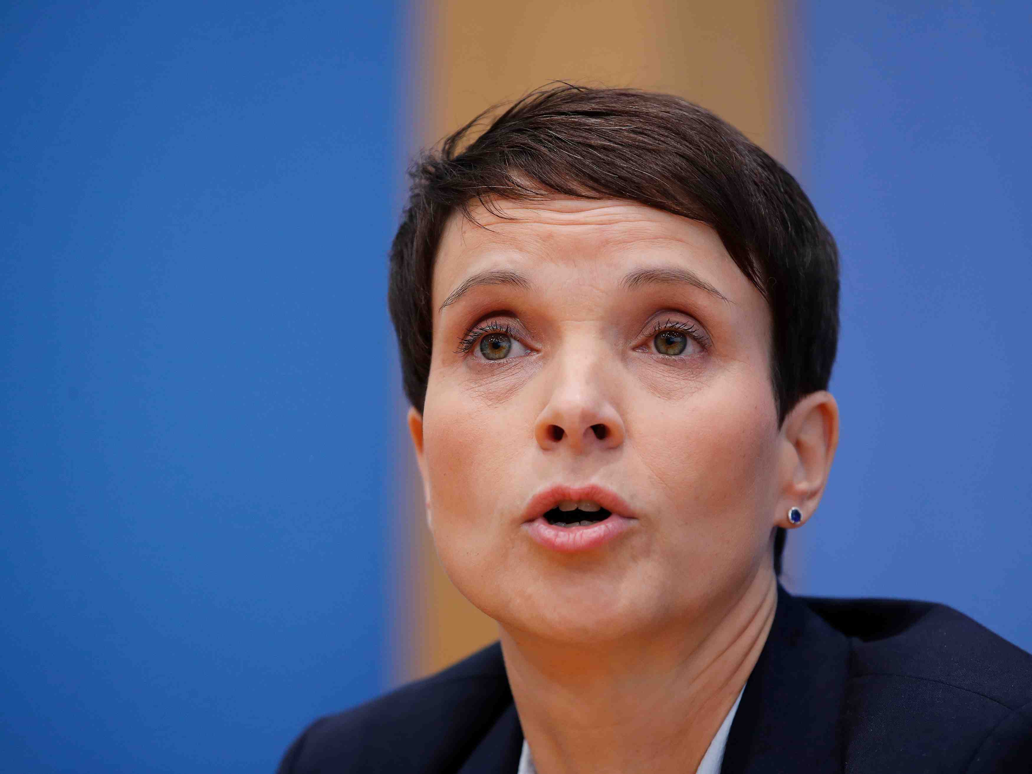 Allemagne: petry en desaccord, ne siegera pas au sein du groupe afd