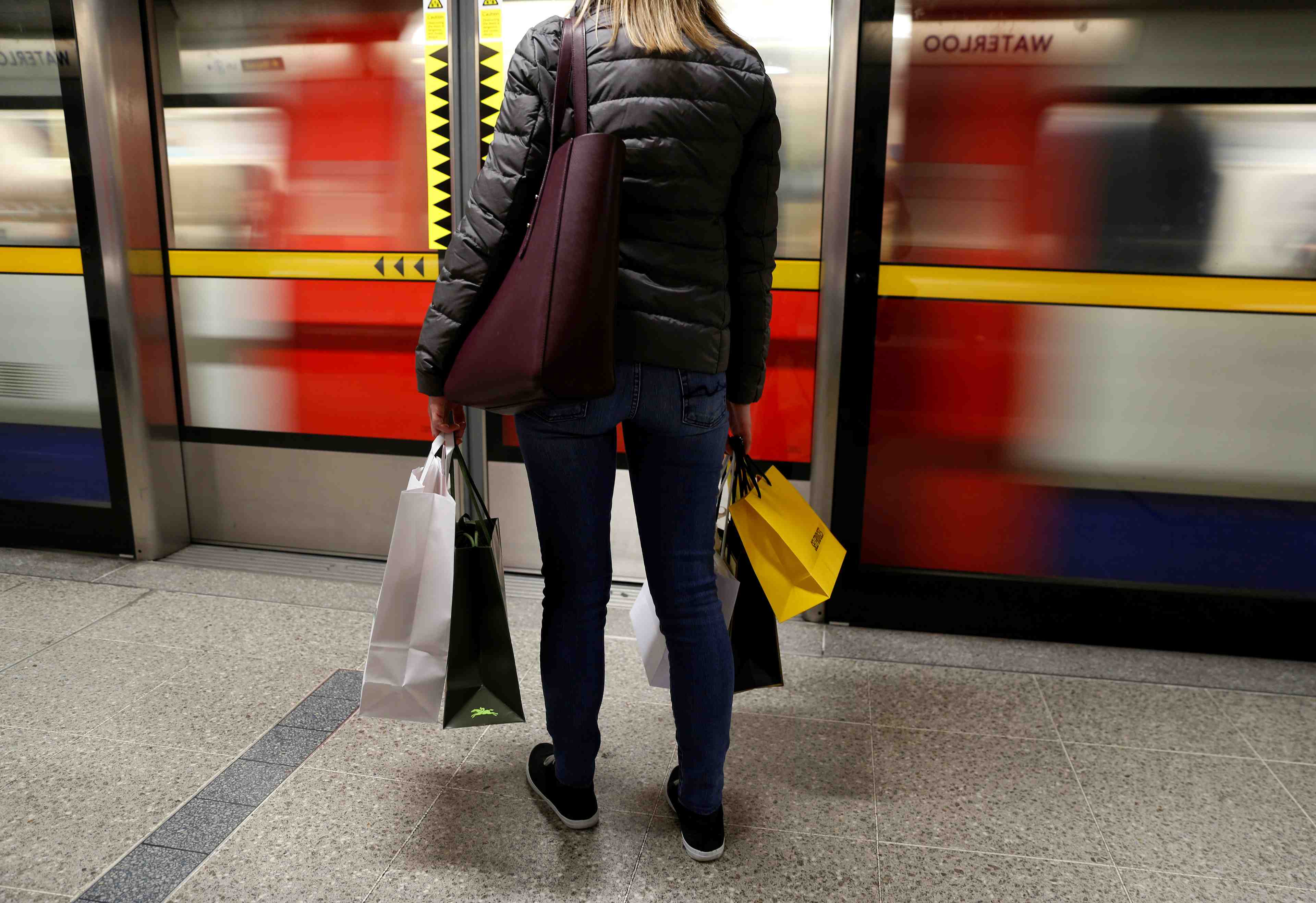 Grande bretagne: la croissance annuelle revue en hausse a 1,7% au 3e trimestre